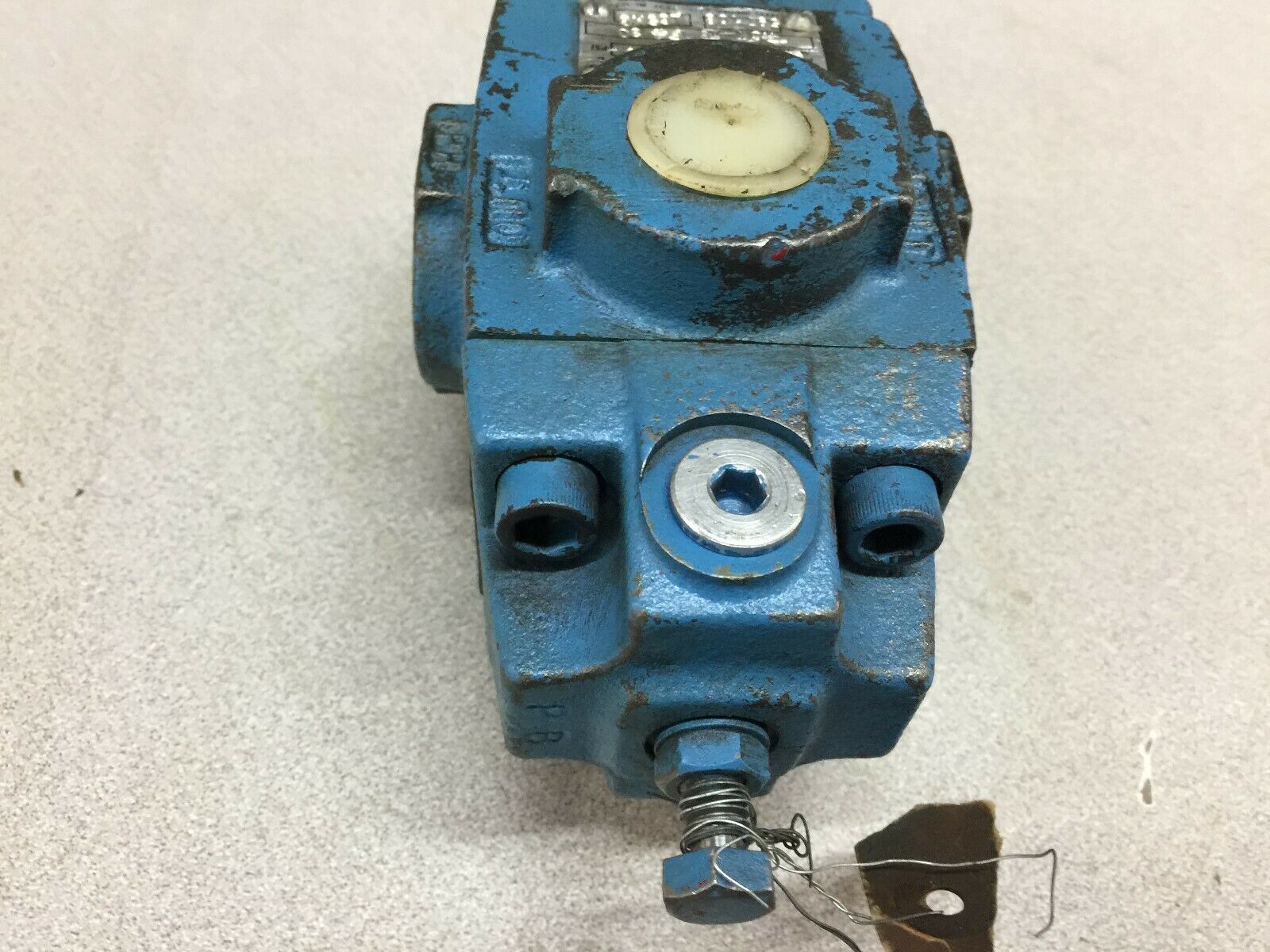 NEW NO BOX VICKERS 475-2000PSI PRESSURE CONTROL VALVE RCT 06 54 30