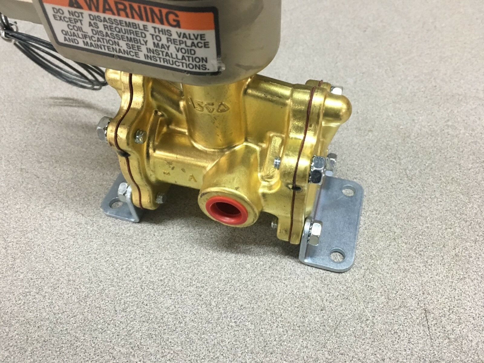 NEW NO BOX ASCO RED HAT SOLENOID VALVE 3/8" PIPE NS831654