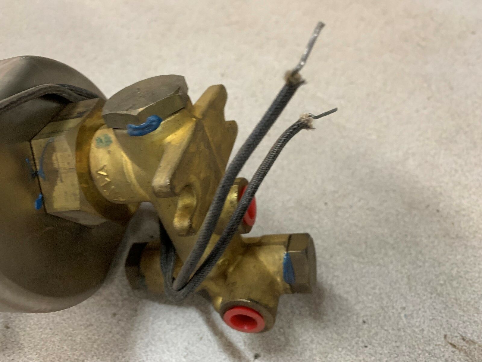 NEW NO BOX ASCO RED-HAT 125-VDC SOLENOID VALVE 1/4" EXPLOSION PROOF 2063813RVF