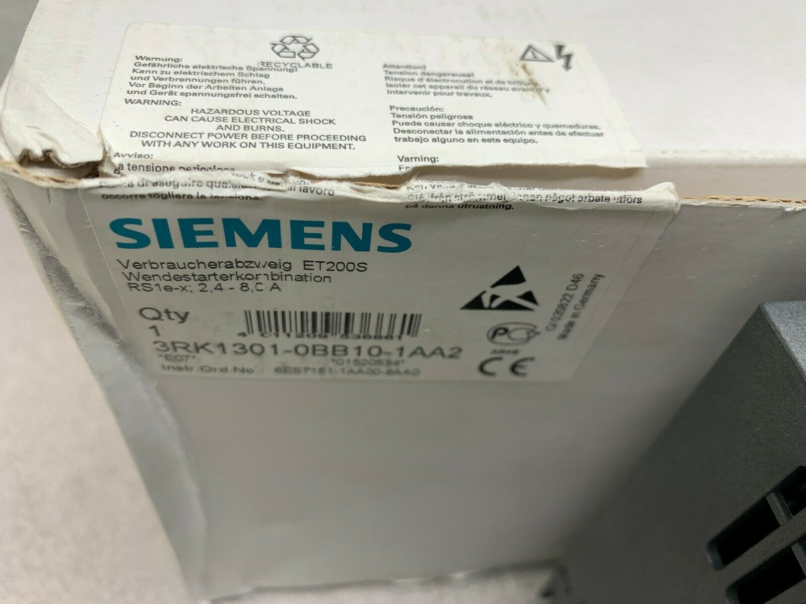 NEW SIEMENS MOTOR STARTER 3RK1301-0BB10-1AA2 *BROKE MOUNTING CLIP*