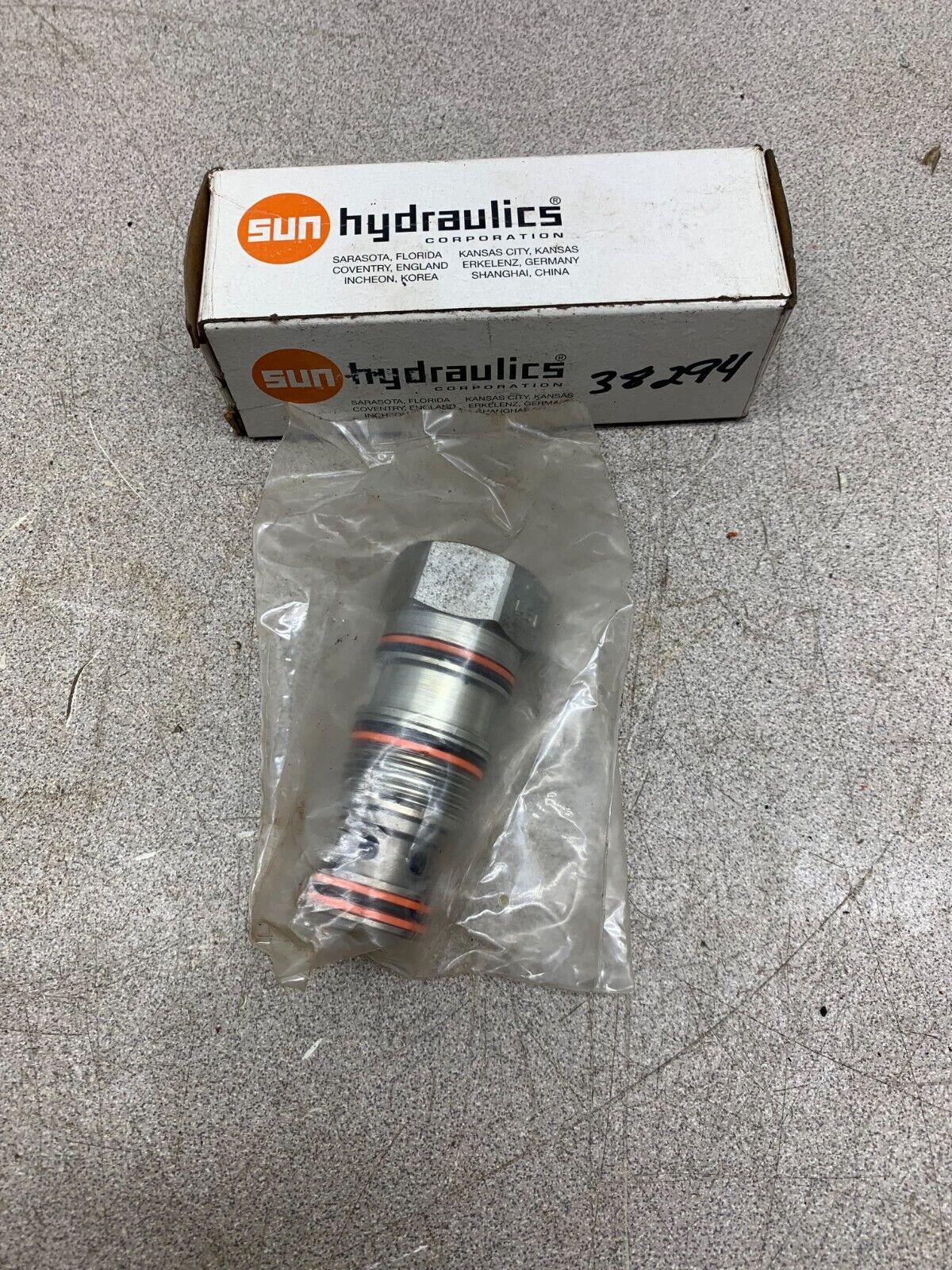 NEW IN BOX SUN HYDRAULICS 980127M HYDRAULIC CHECK VALVE 9801-27M A02