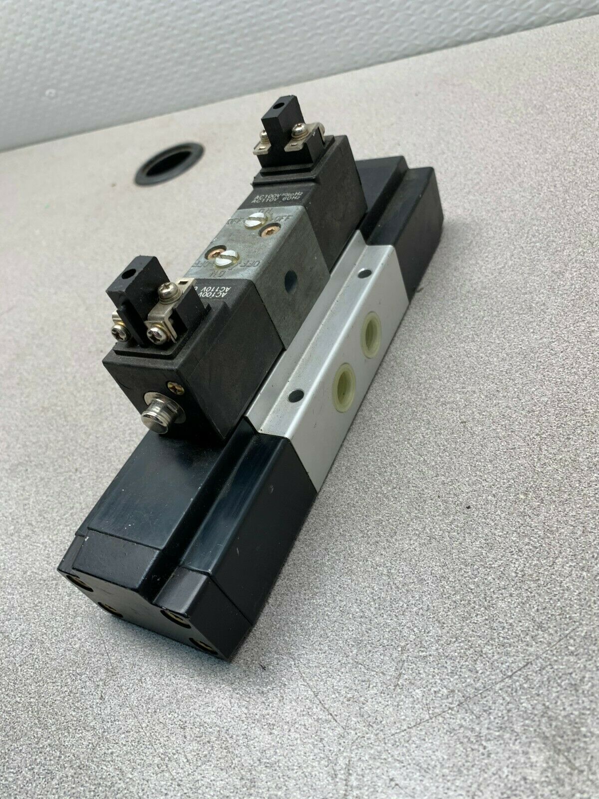 NEW NO BOX TAIYO AC110V SOLENOID VALVE 605