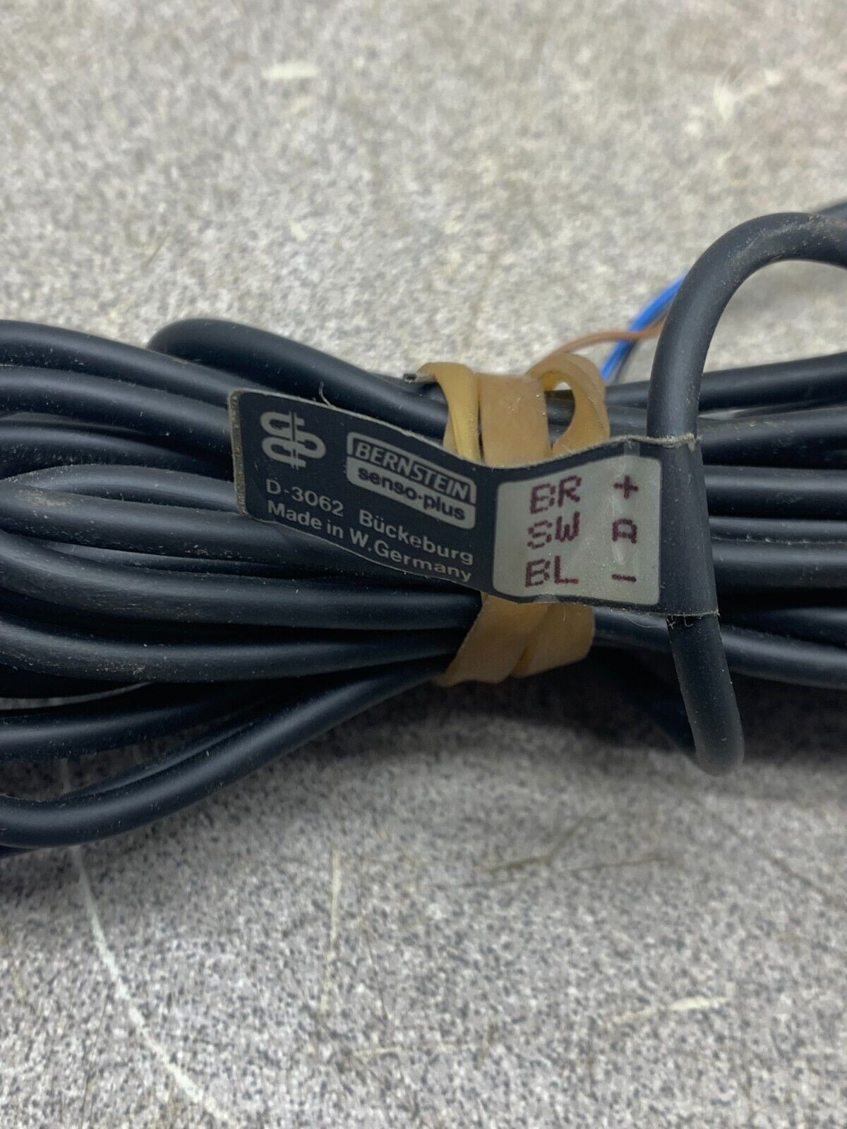 NEW NO BOX BERNSTEIN SENSOR KL-1915/001,5 650.2901.004HF 10-30V-200MA