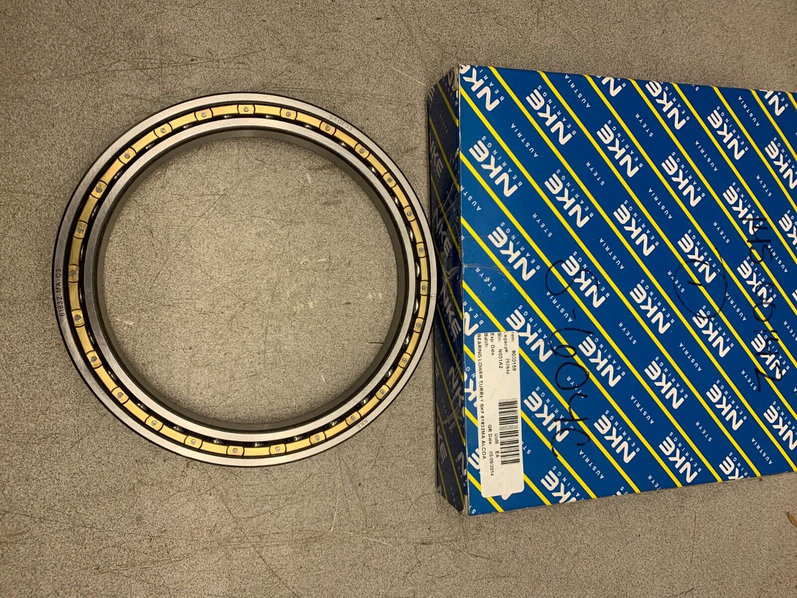 NEW IN BOX NKE 61832 MA/C3 THIN SECTION BALL BEARING 61832-MA-C3