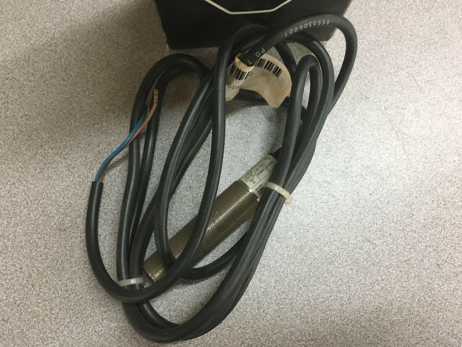 NEW IN BOX ALLEN BRADLEY PROXIMITY SWITCH 871C-D5NE18-A2 SERIES A