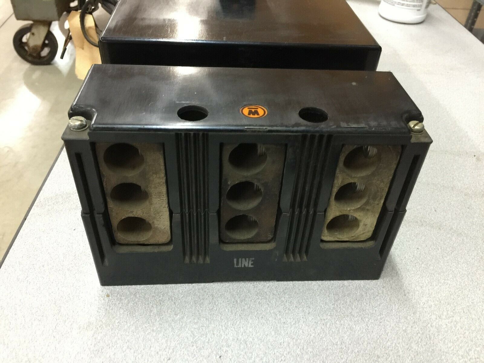 USED WESTINGHOUSE 800 AMP 3 POLE 250 VDC BREAKER 49E-2153