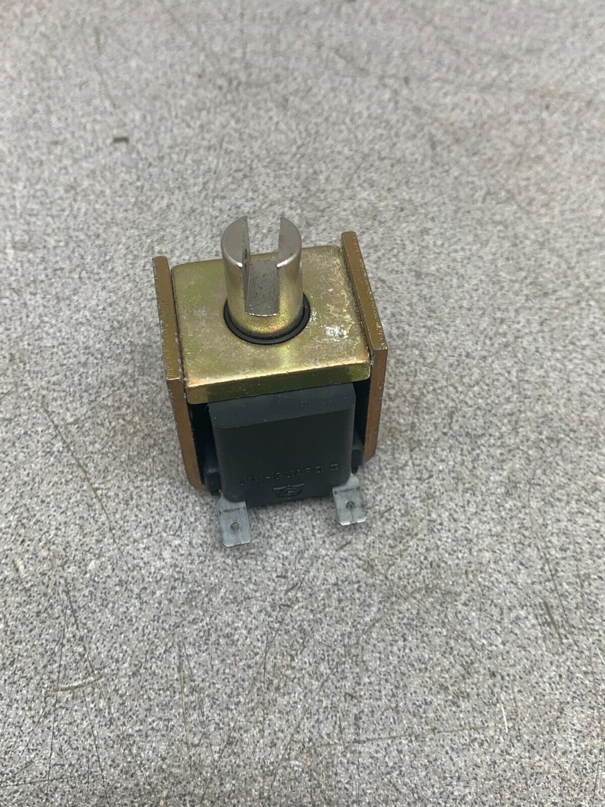 NEW NO BOX GUARDIAN ELECTRIC 28HD-C-120V. COIL A420-062809-00