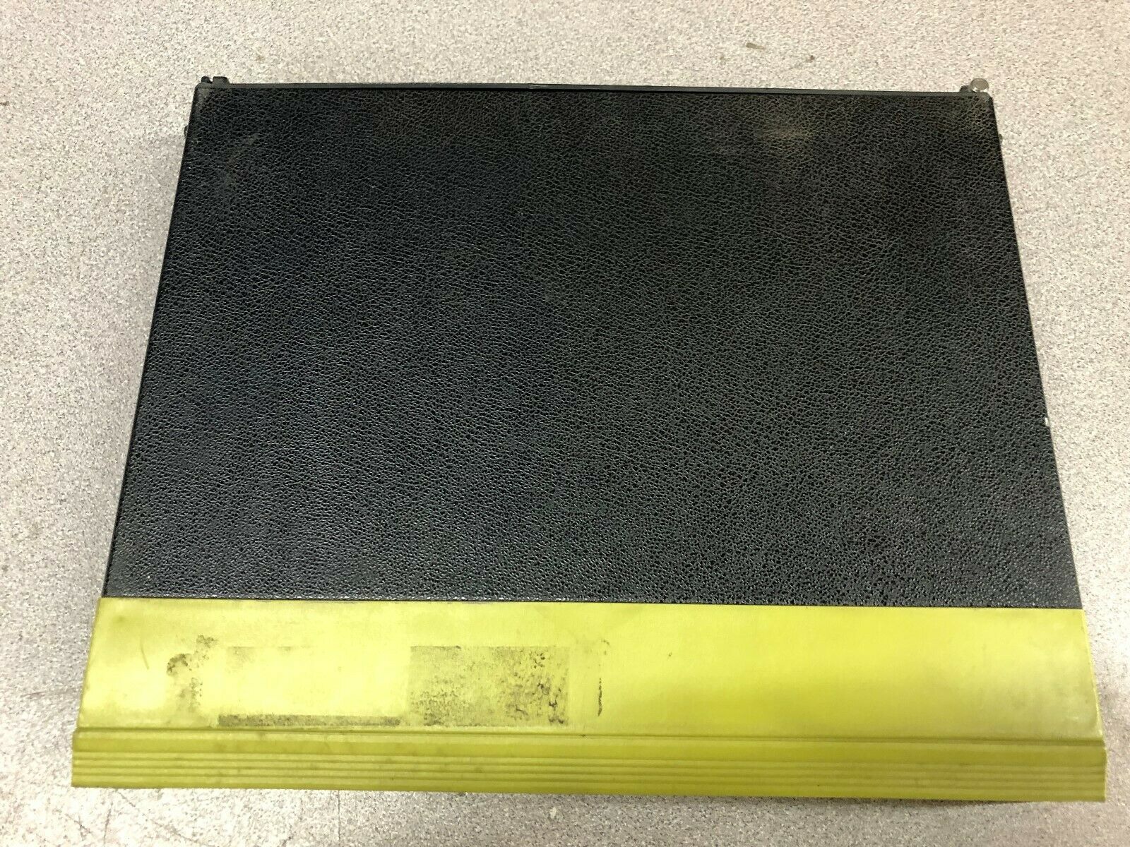 USED PILZ 24 VDC 2A DIGITAL OUTPUT MODULE P10-DO