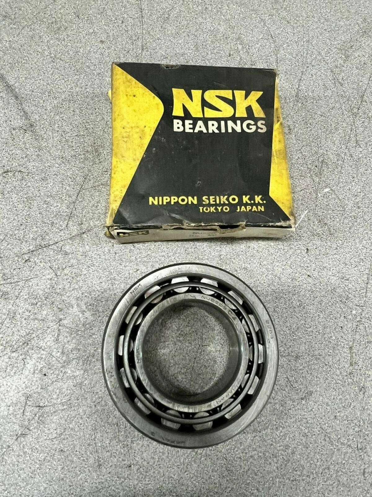 NEW IN BOX NSK NU2209C3 2209 CYLINDRICAL ROLLER BEARING NU2209WC3