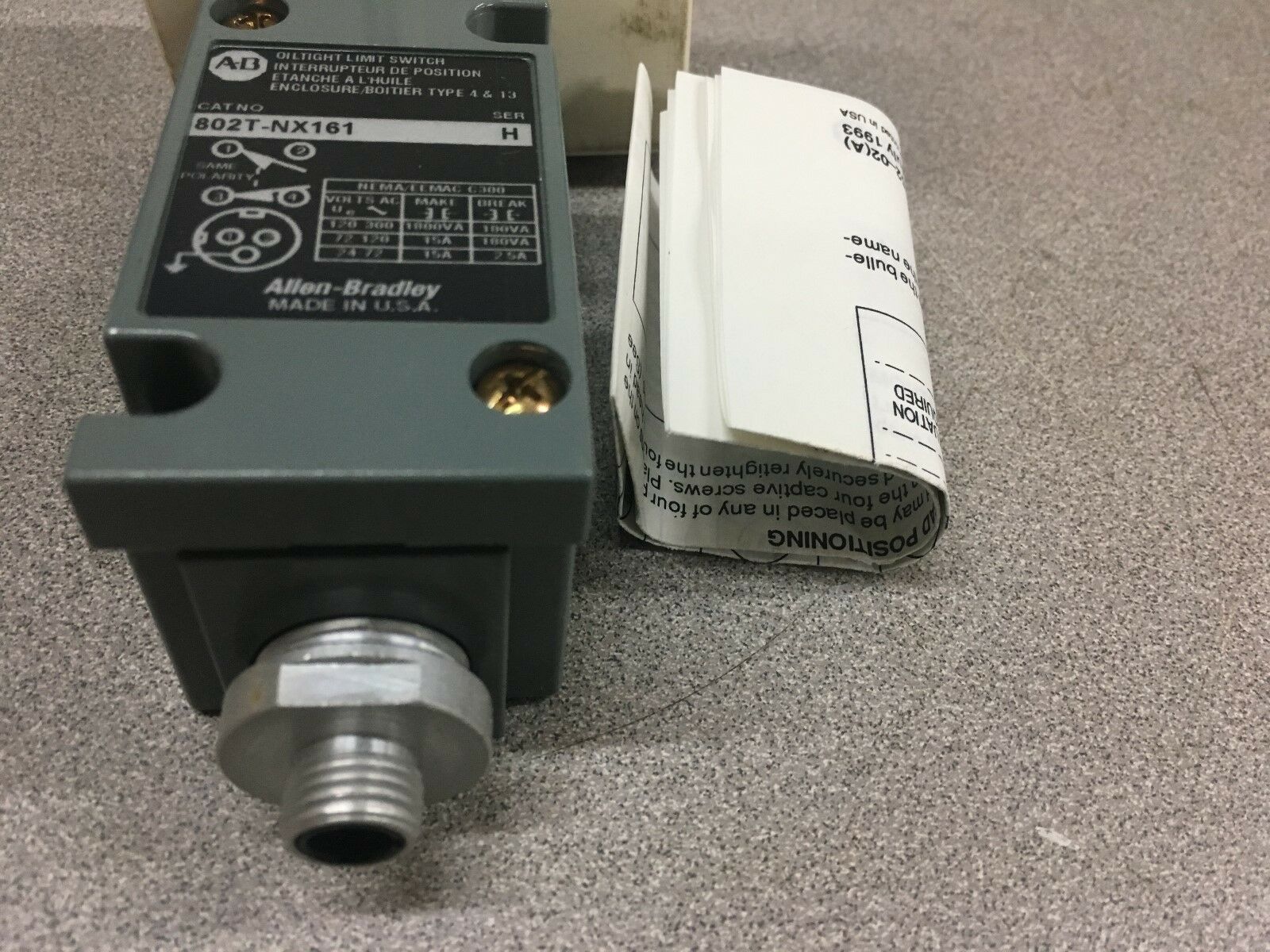 NEW IN BOX ALLEN BRADLEY LIMIT SWITCH 802T-NX161 SERIES H