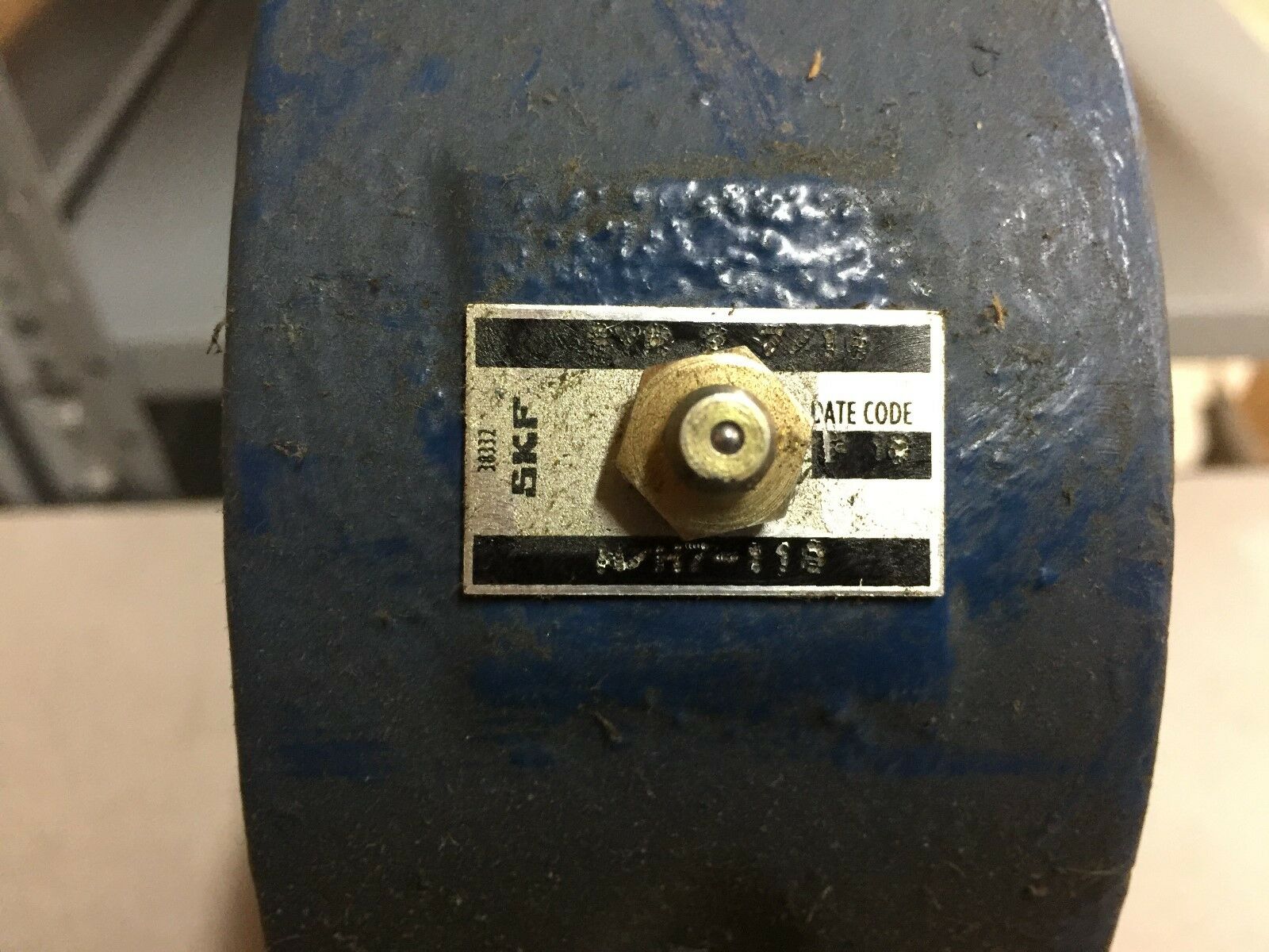 NEW IN BOX SKF 2-7/16 PILLOW BLOCK BEARING SYR 2.7/16 N/H7-118