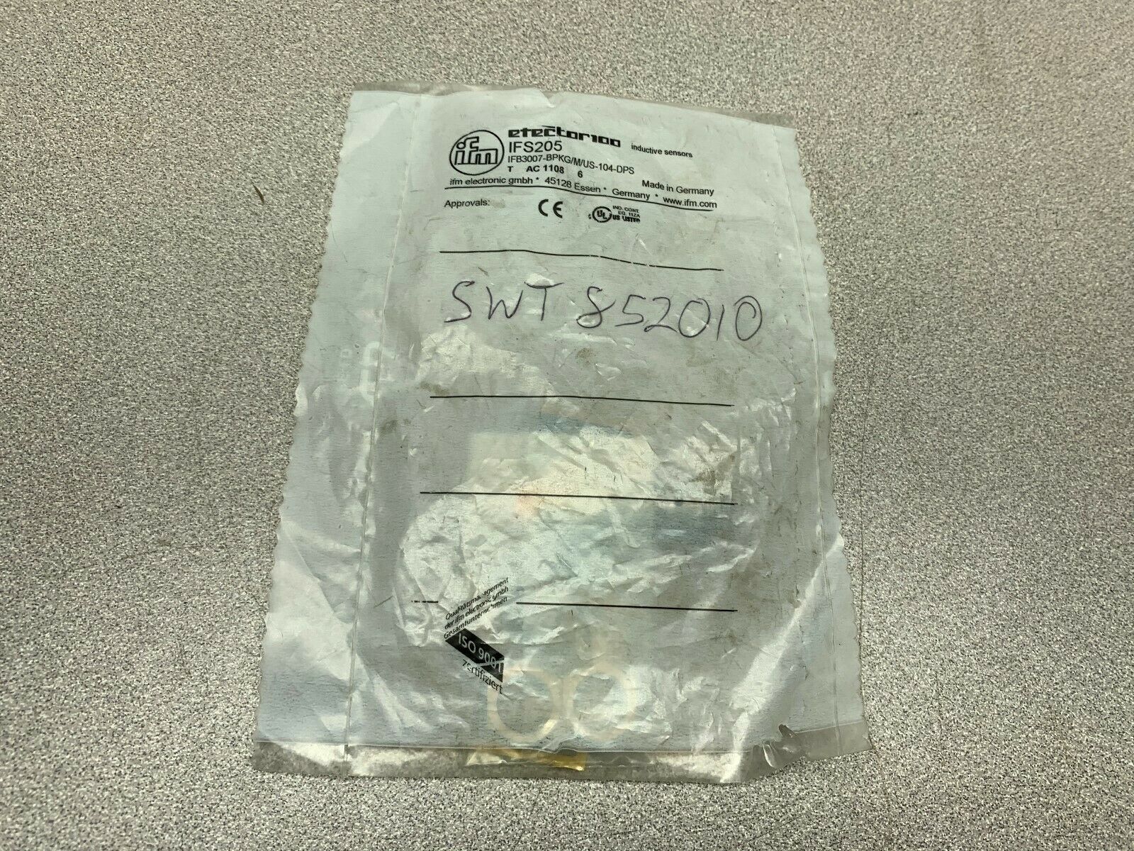 NEW IN FACTORY PACKAGE EFECTOR100 SENSOR IFB3007-BPKG/M/US-104-DPS