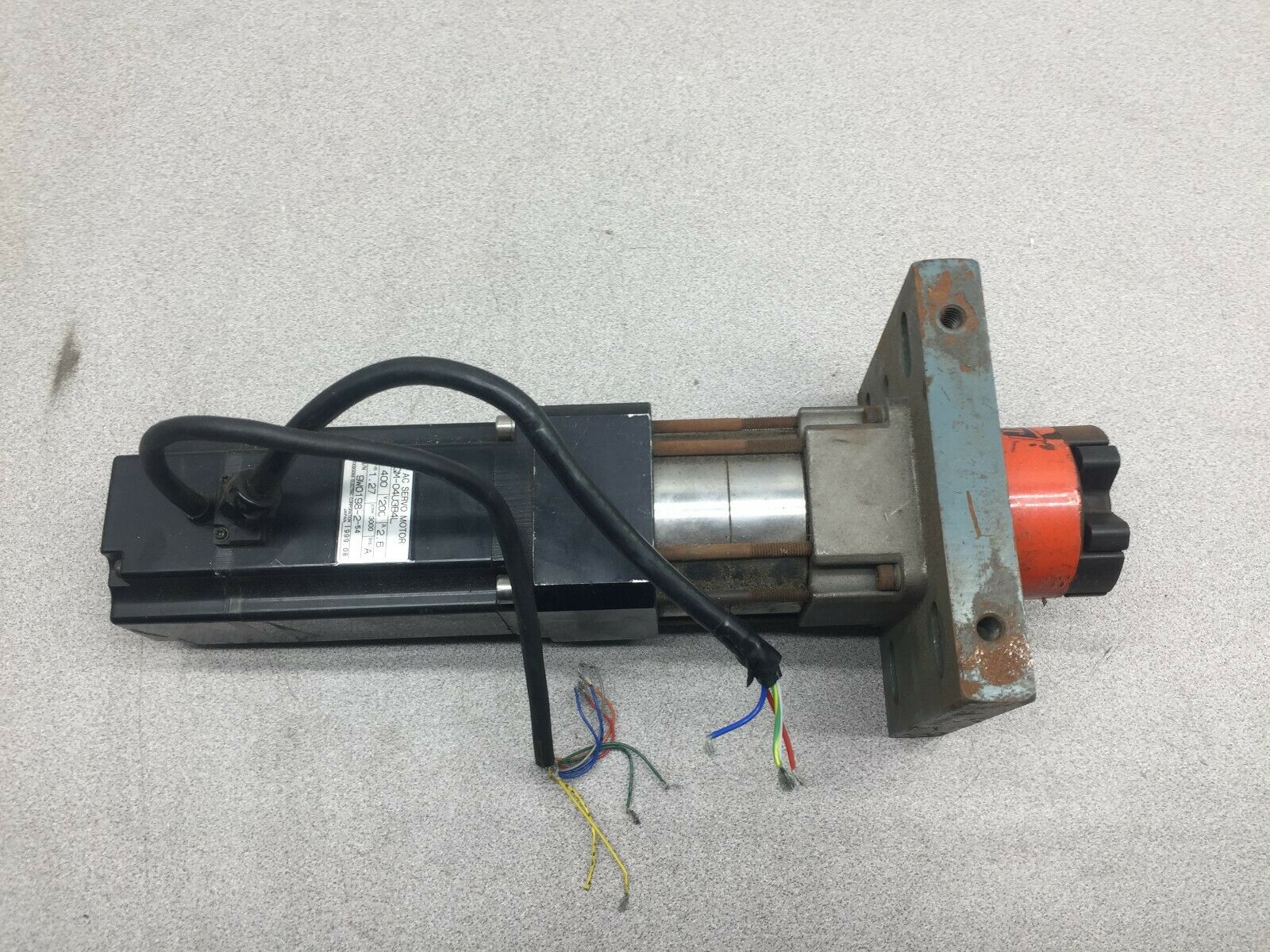 USED YASKAWA AC SERVO MOTOR AND PLANETARY GEARHEAD SGM-04U3B4L/ 34-511-271-3963