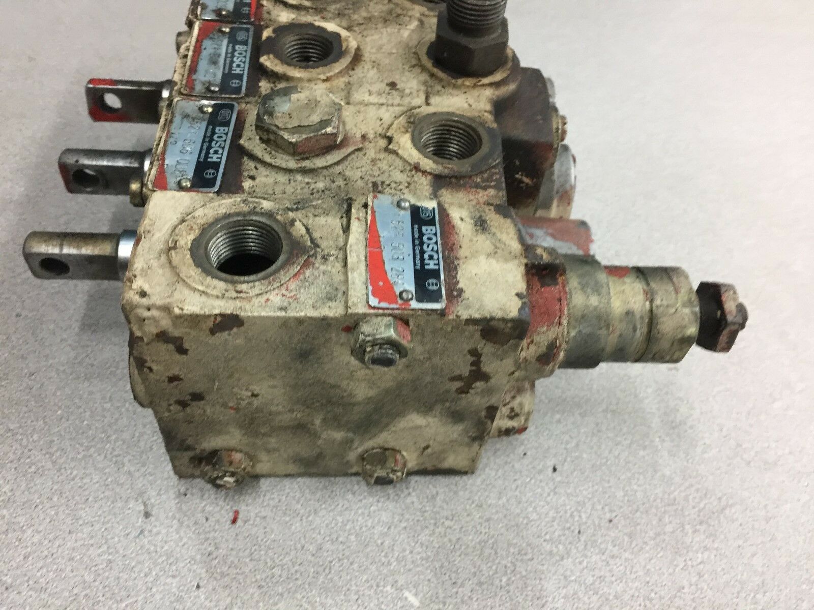 USED BOSCH MANUAL VALVE BANK 0 528 093 009/144