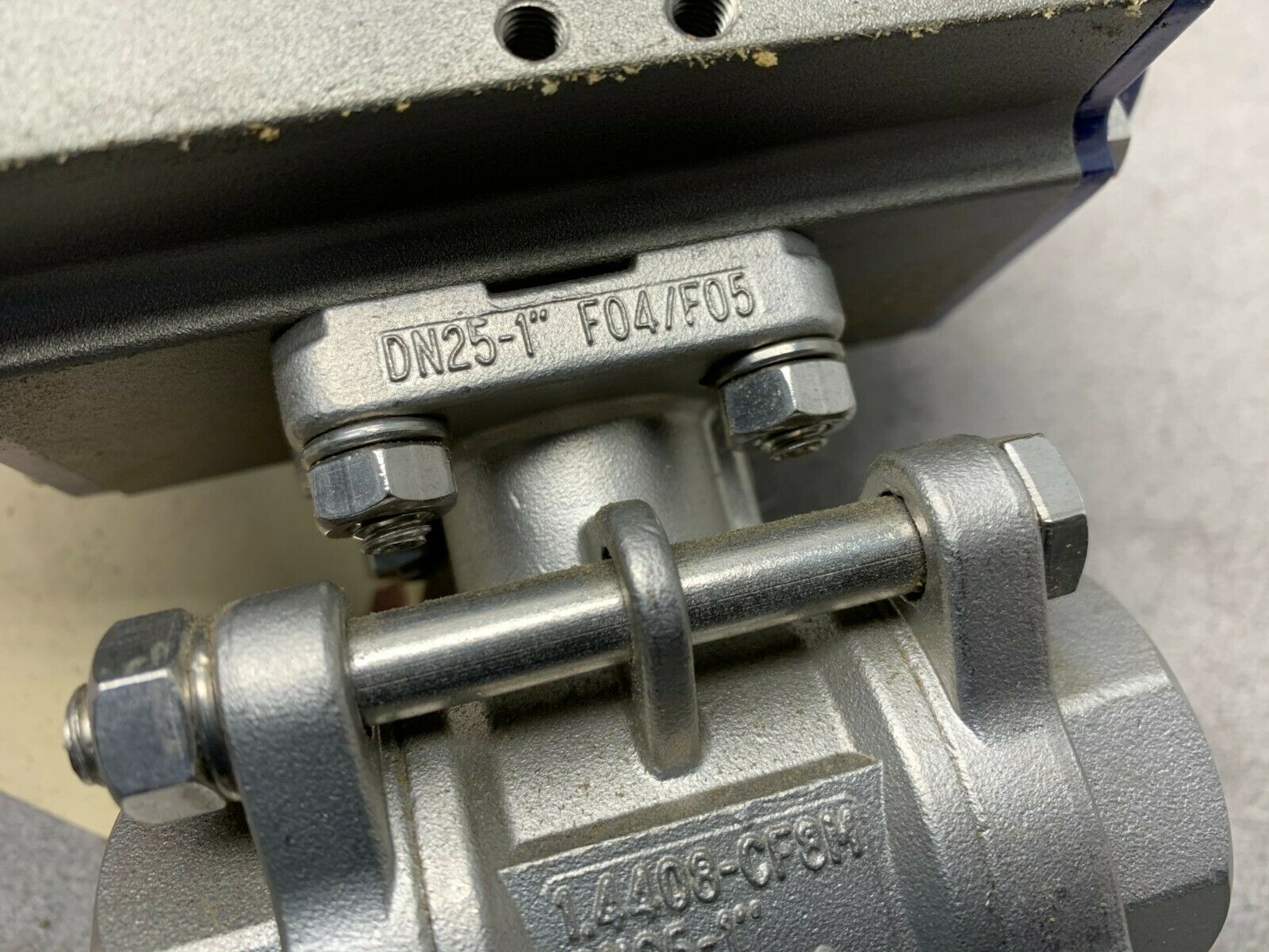 NEW NO BOX BI-TORQ 1" BALL VALVE ED-305-010 WITH IS3PT1052DAPN ACTUATOR