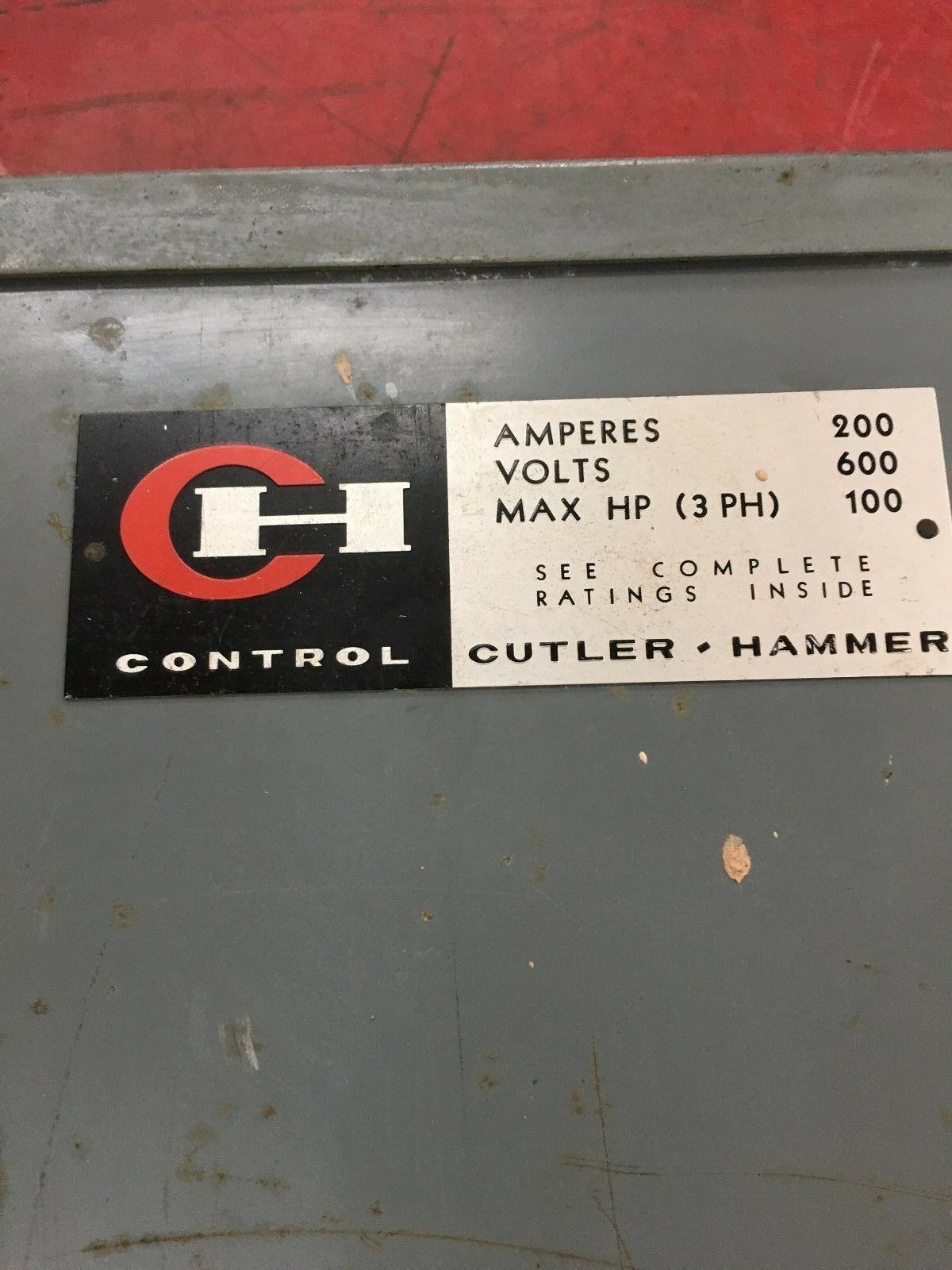 NEW CUTLER-HAMMER 3 POLE 200 AMP HEAVY DUT SAFETY SWITCH RAINTIGHT 4105H3334H