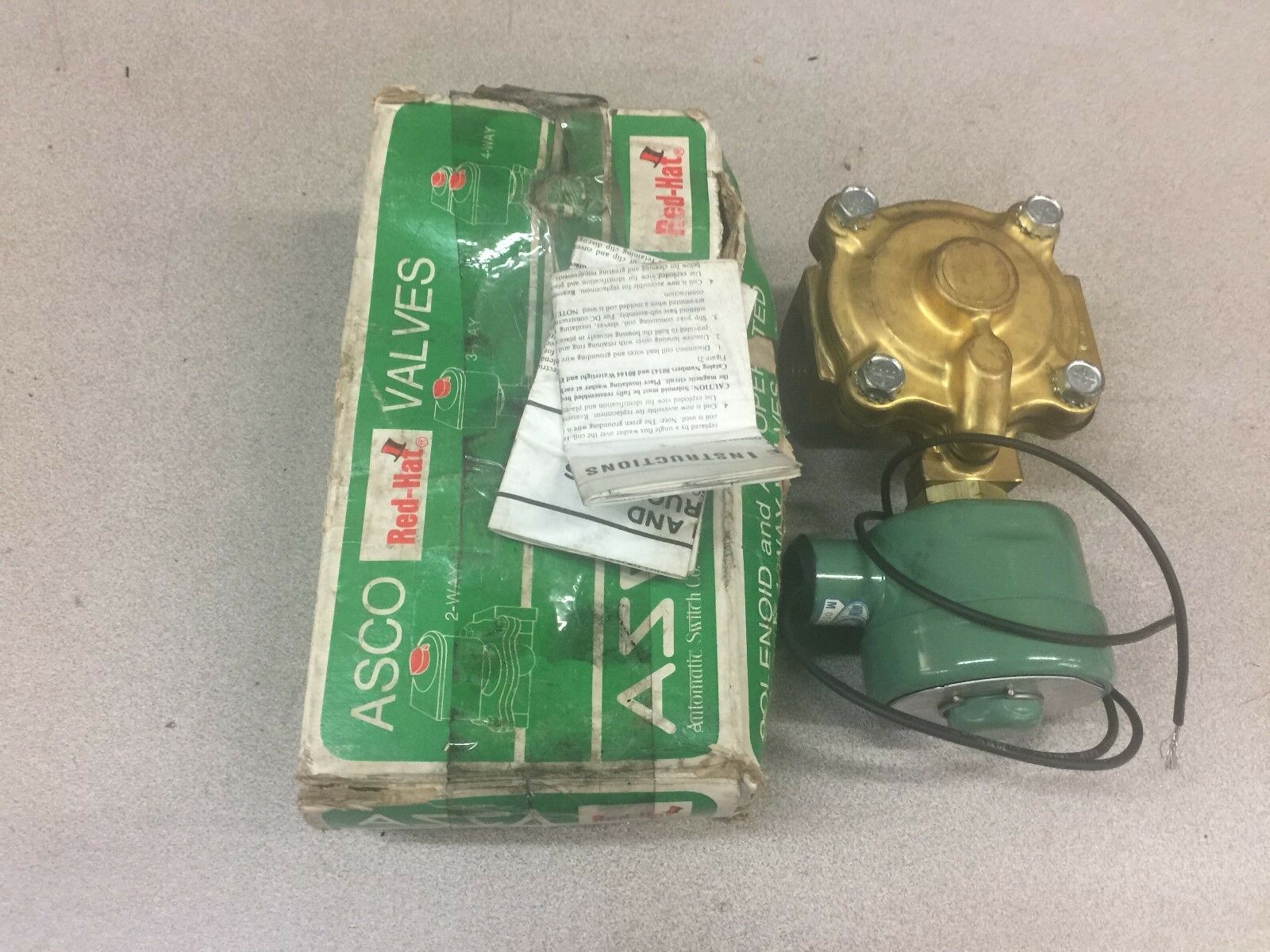 NEW IN BOX ASCO 1"NPT 5-125PSI 120VAC SOLENOID VALVE 8211D14