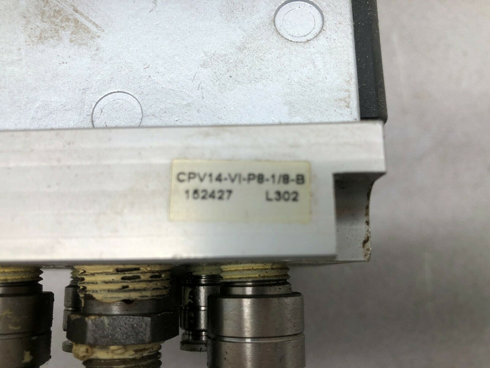 USED FESTO PNEUMATIC SOLENOID MANIFOLD VALVE CPV14-GE-DI01-8 /CPV-14-VI /CPV14