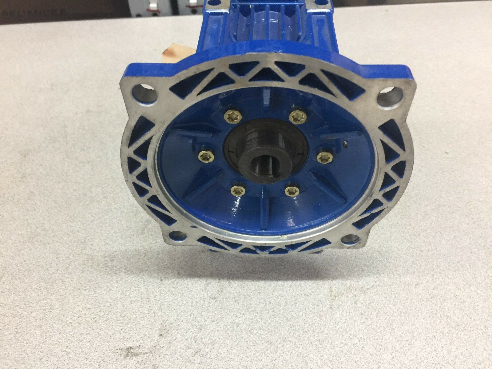 NEW NO BOX WORLDWIDE 90-1RATIO CFACE ANGLED REDUCER ALM50