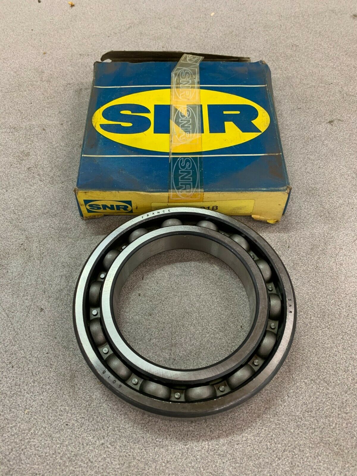 NEW IN BOX SNR ROLLER BEARING 6018