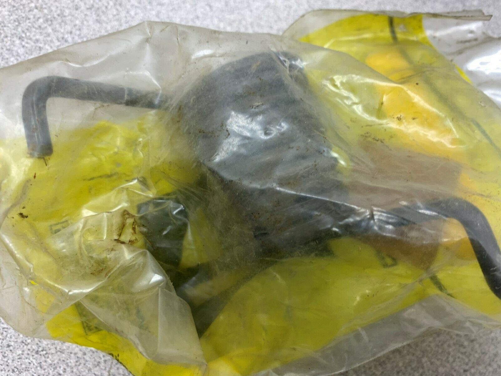 NEW NO BOX CATERPILLAR SPRING 909287E