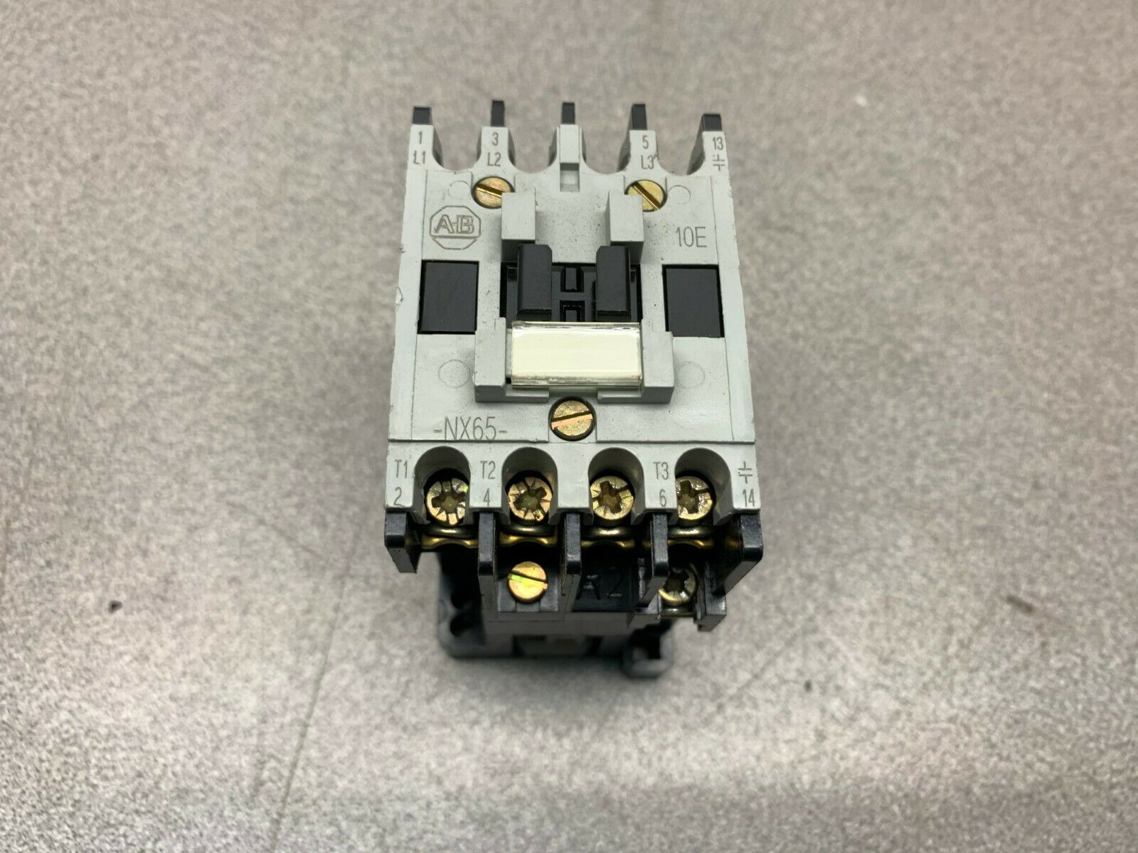 NEW NO BOX ALLEN BRADLEY CONTACTOR 100-NX65 SERIES D