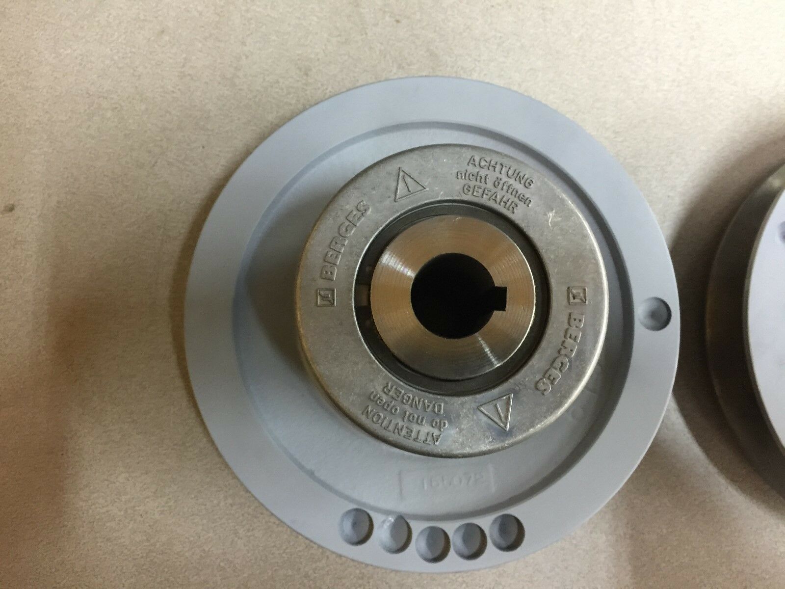 NEW NO BOX HEESEMANN E220 28MM BORE PULLY AND F220 28MM BORE ADJ PULLY 463770