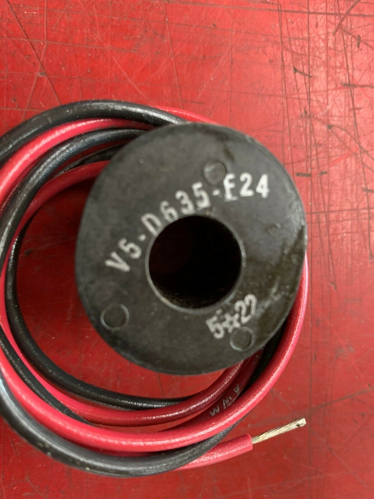 NEW IN BOX SKINNER SOLENOID COIL V5-H730-R24