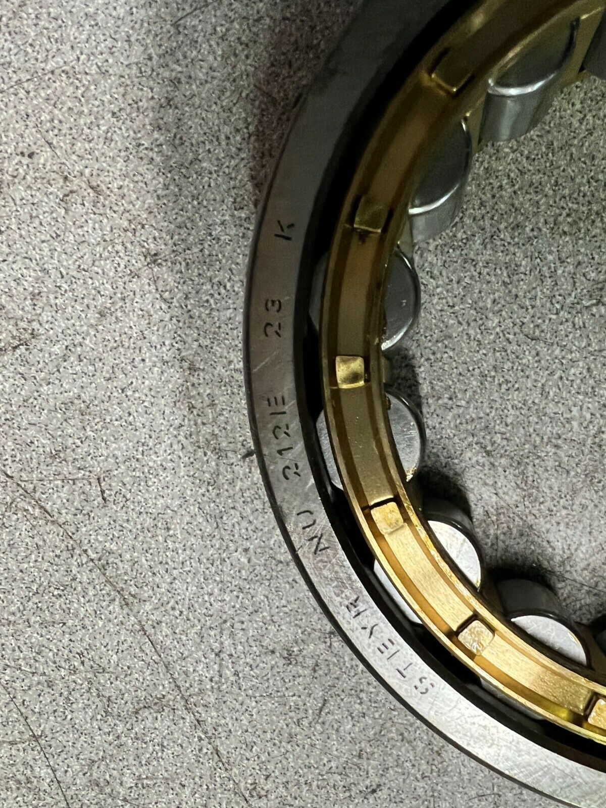 NEW IN BOX GULF/ STEYR NU-212E NU 212E C3 CYLINDRICAL BEARING NU-212-EMC3