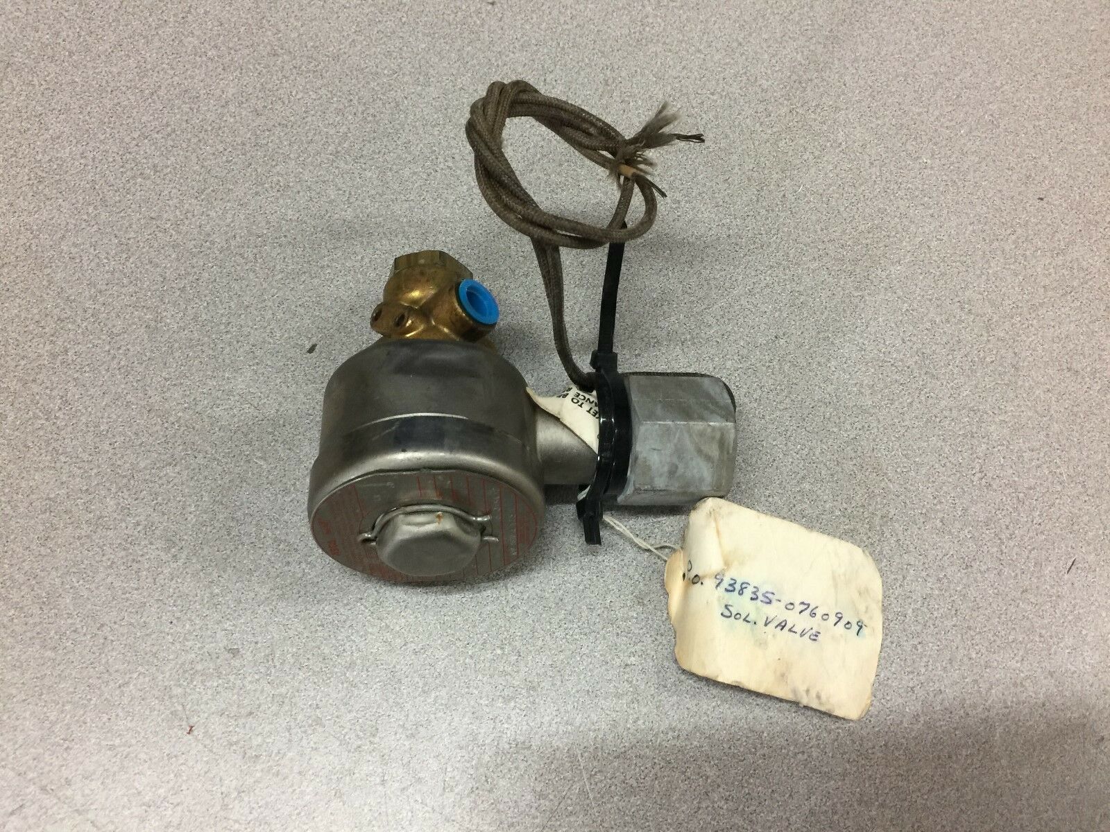 NEW NO BOX ASCO 1/4" 75PSI 120VAC SOLENOID VALVE NP 8320A 175 V