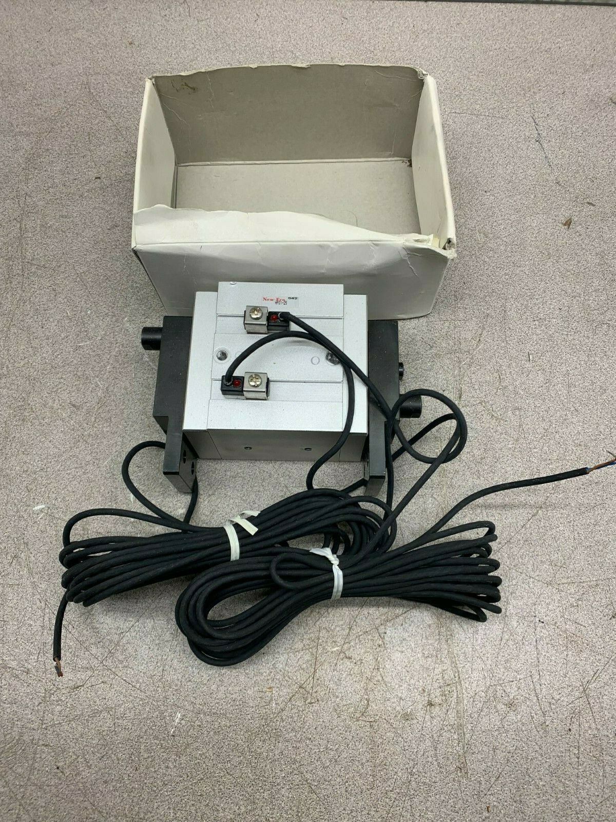 NEW IN BOX NEW-ERA GRIPPER HP01-25 MINI HAND RCA2-LA