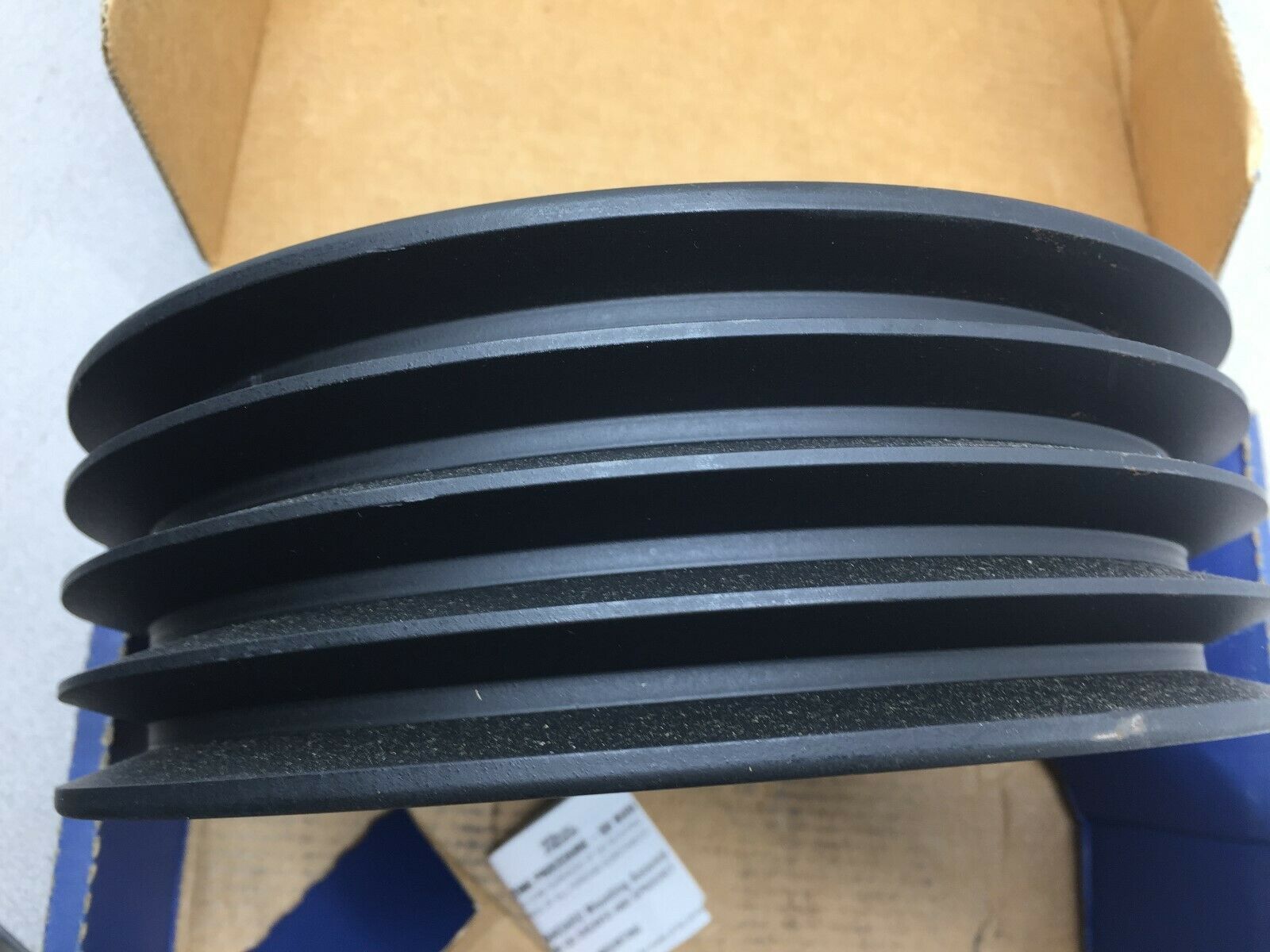 NEW IN BOX 4V 2546 RPM MAX V-BELT PULLEY 4 5V 975 E