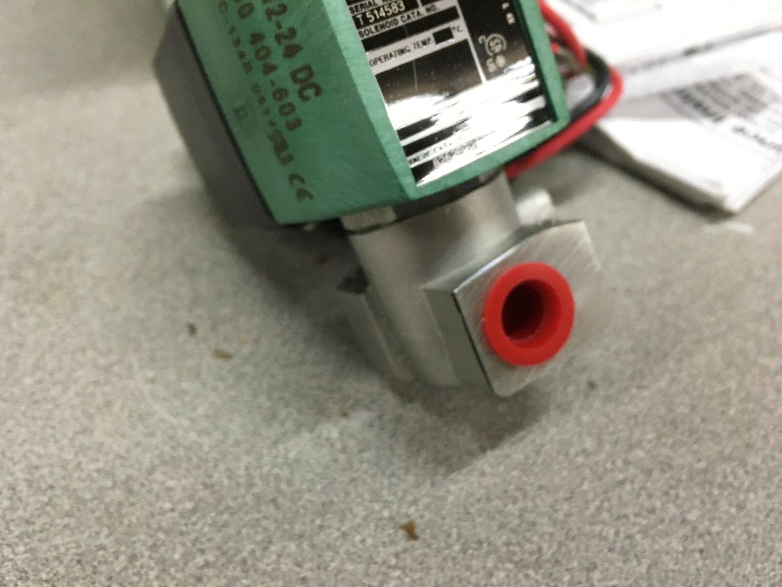 NEW IN BOX ASCO RED HAT SOLENOID VALVE 1/4" PIPE SIZE 8262P226