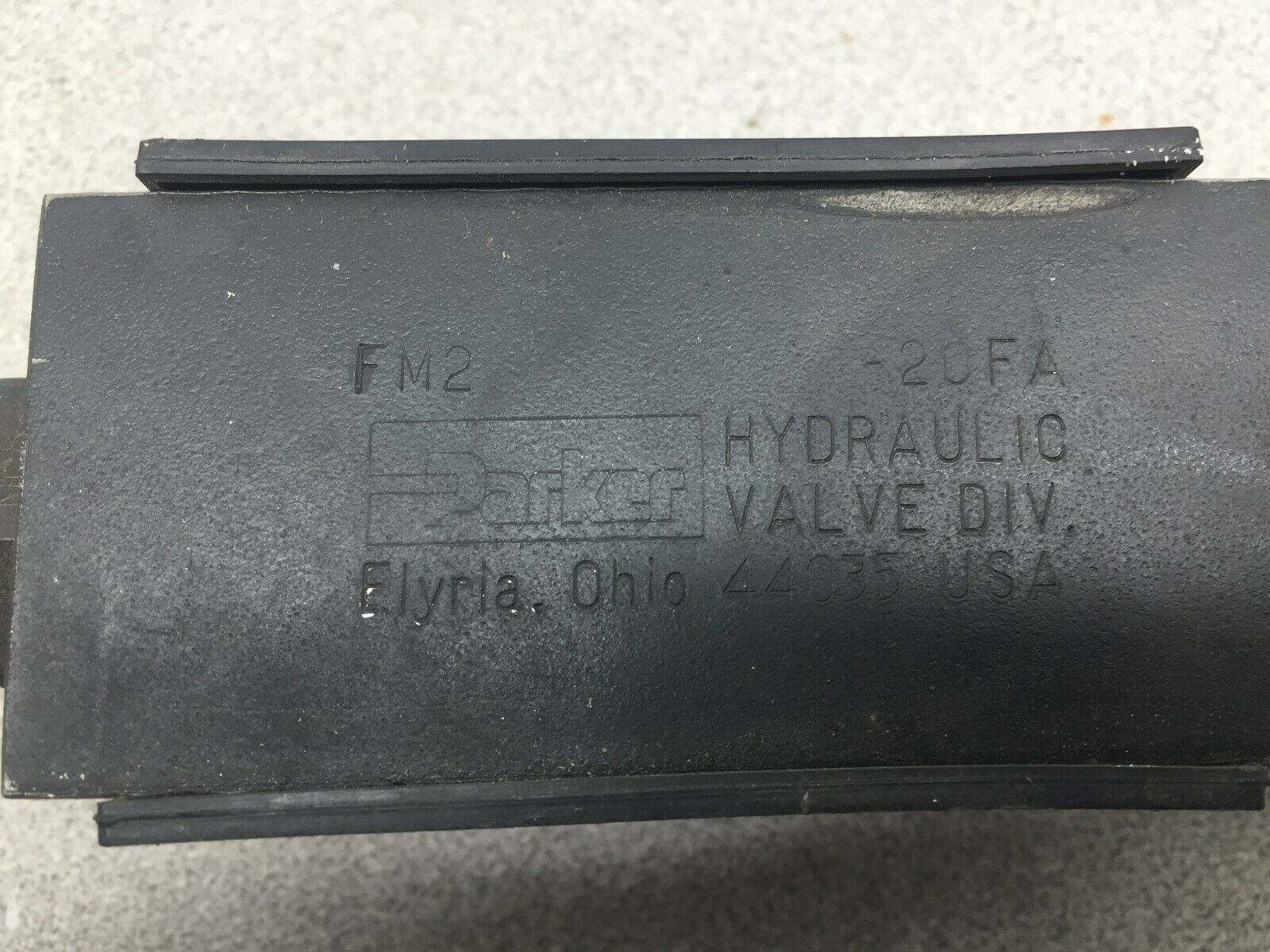 NEW NO BOX PARKER FLOW CONTROL VALVE FM2-20FA