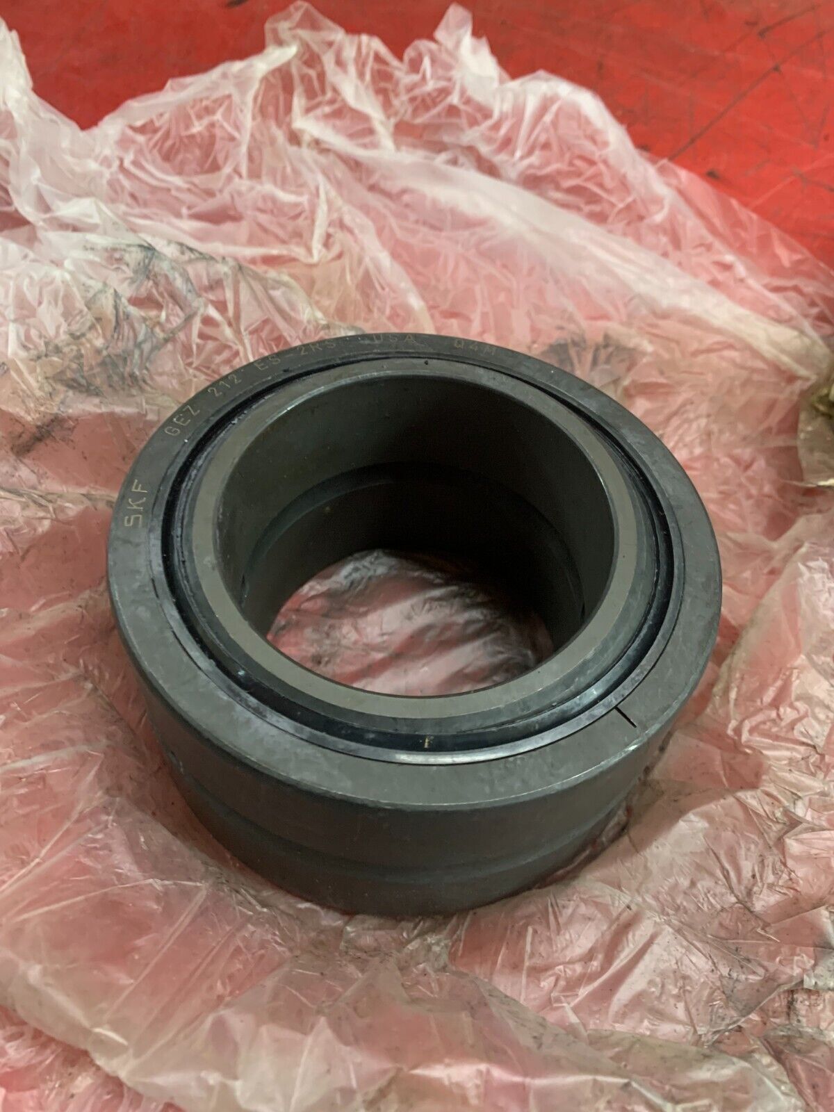NEW IN BOX SKF PLAIN BEARING GEZ 212 ES-2RS