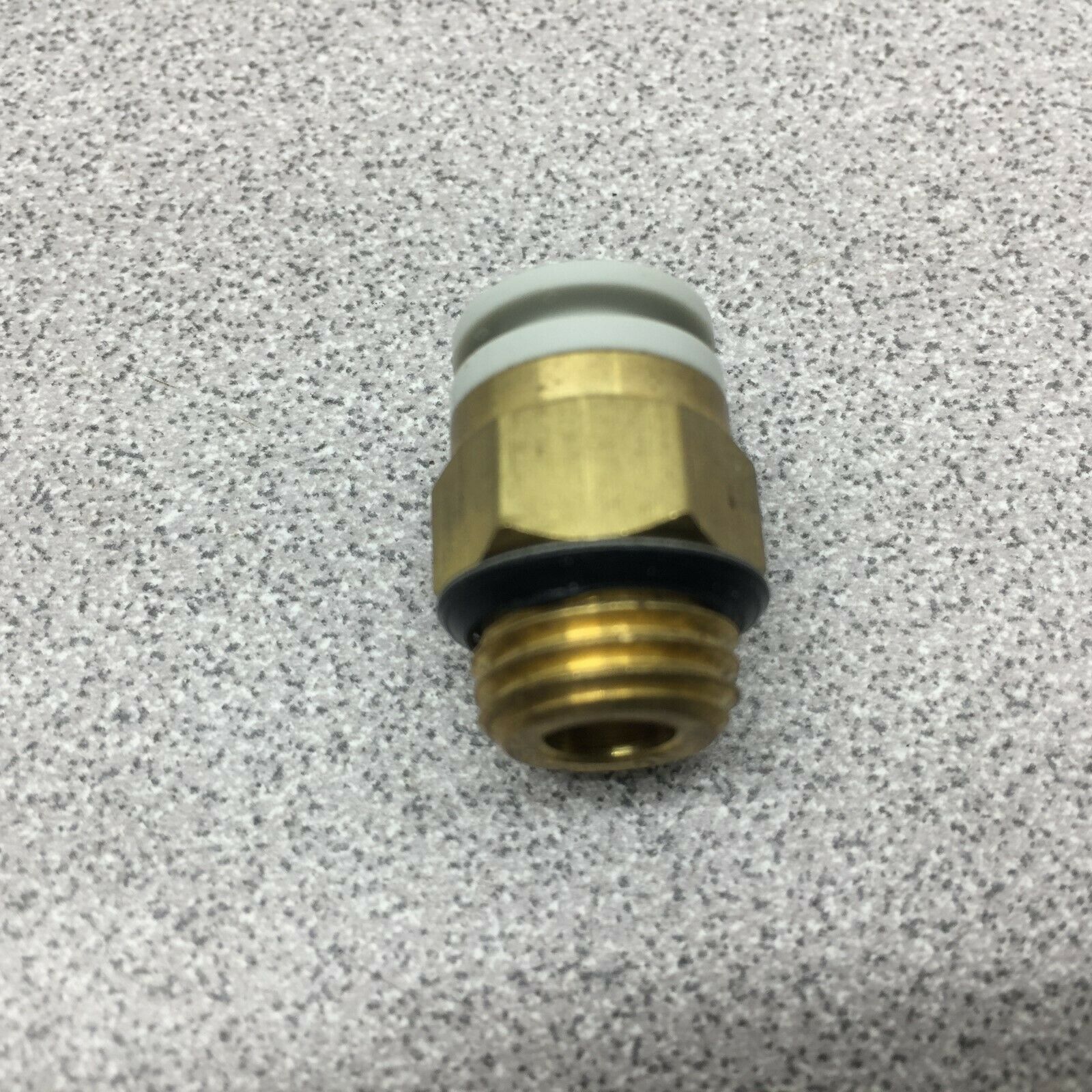 NEW NO BOX (LOT OF 21) SMD 1/4BSP X M8 PUSHLOCK FITTING SMD00000873