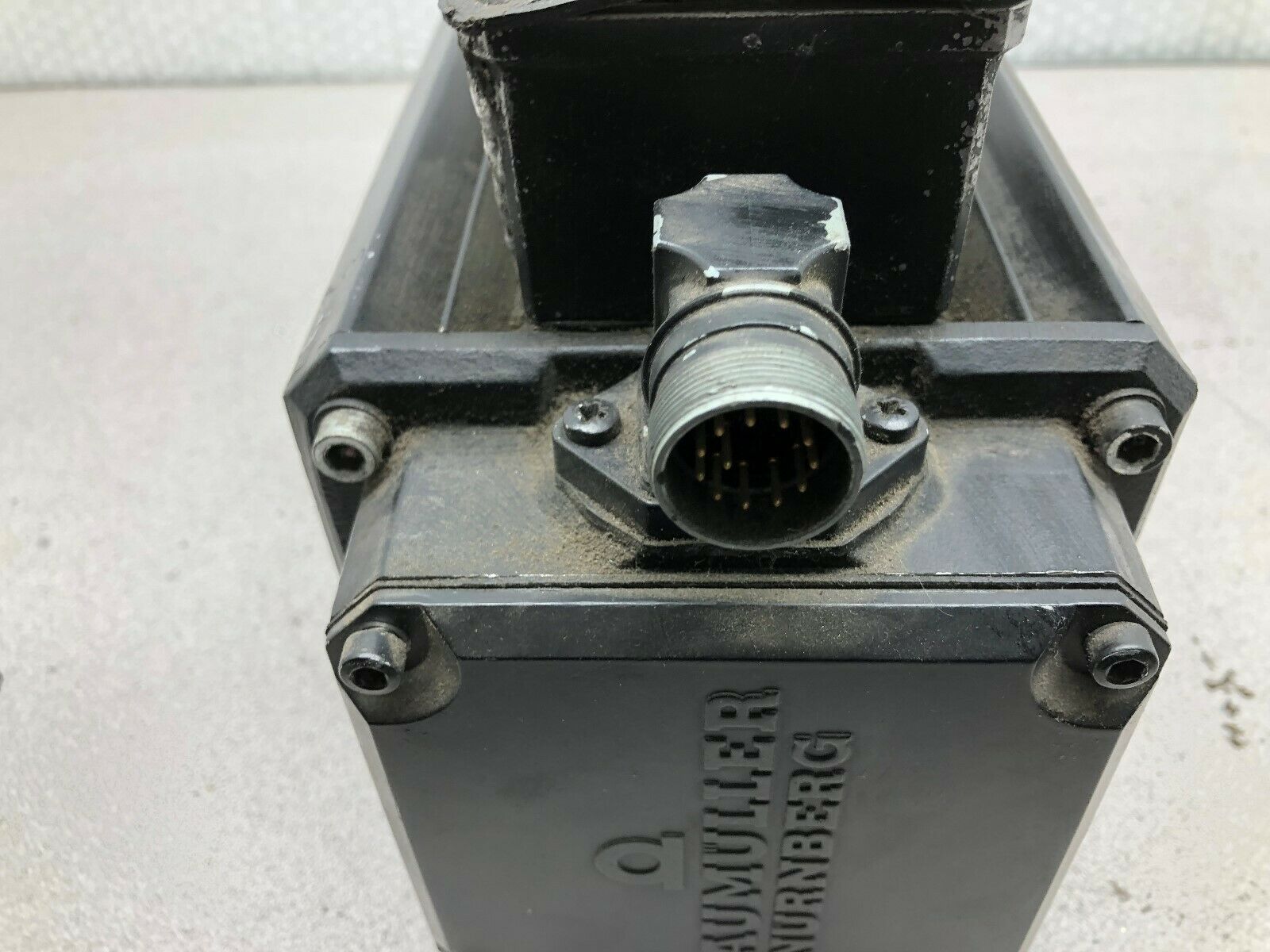 USED BAUMULLER NURNBERG 4.5 KW 2000 RPM SERVO MOTOR DS 71-S / 942 26056