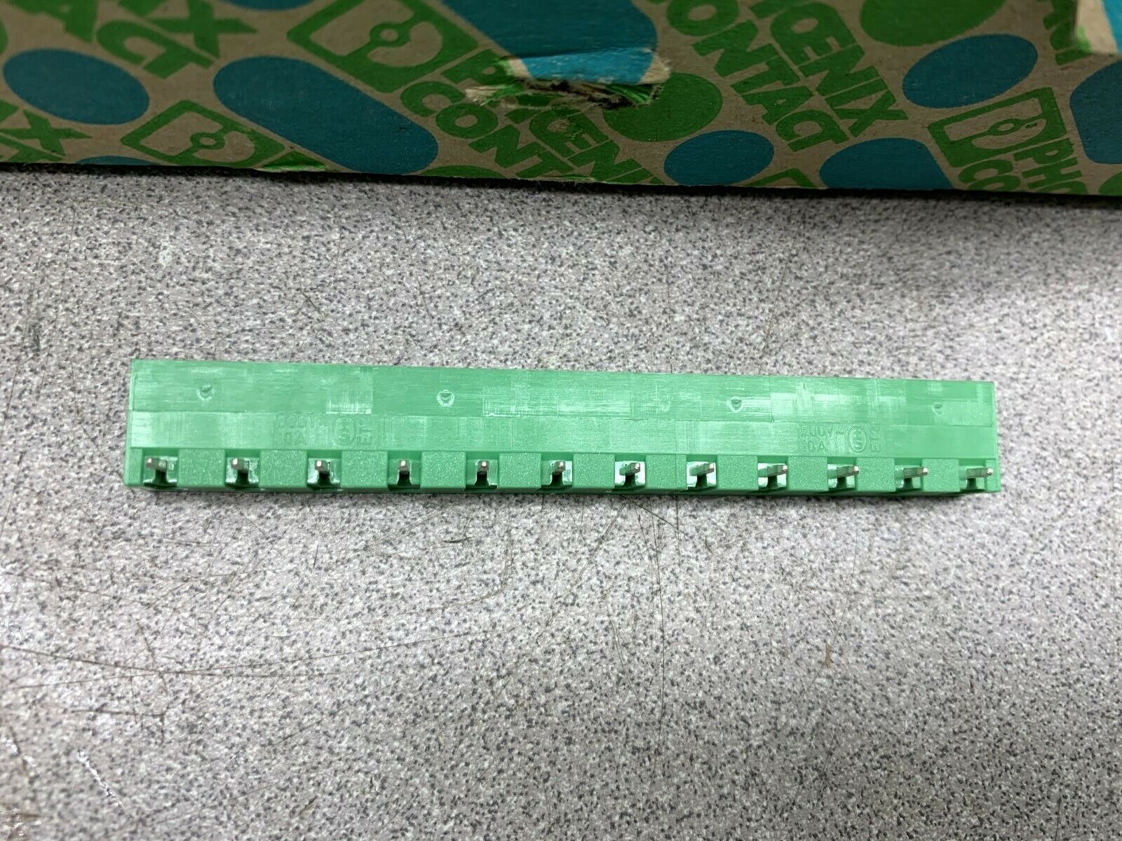 BOX OF 46 NEW IN BOX PHEONIX CONTACT HEADER GMSTBA 2.5/12-G