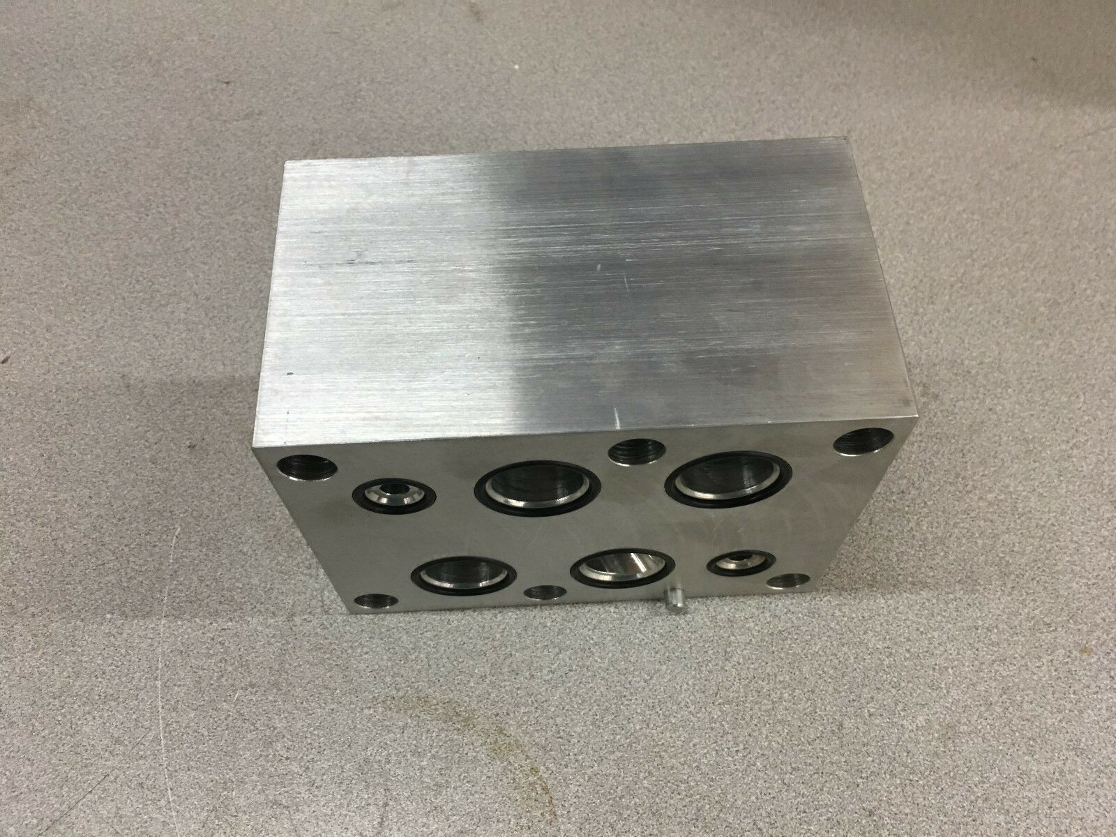 NEW NO BOX SUN HYDRAULICS MANIFOLD 1BP 9D65