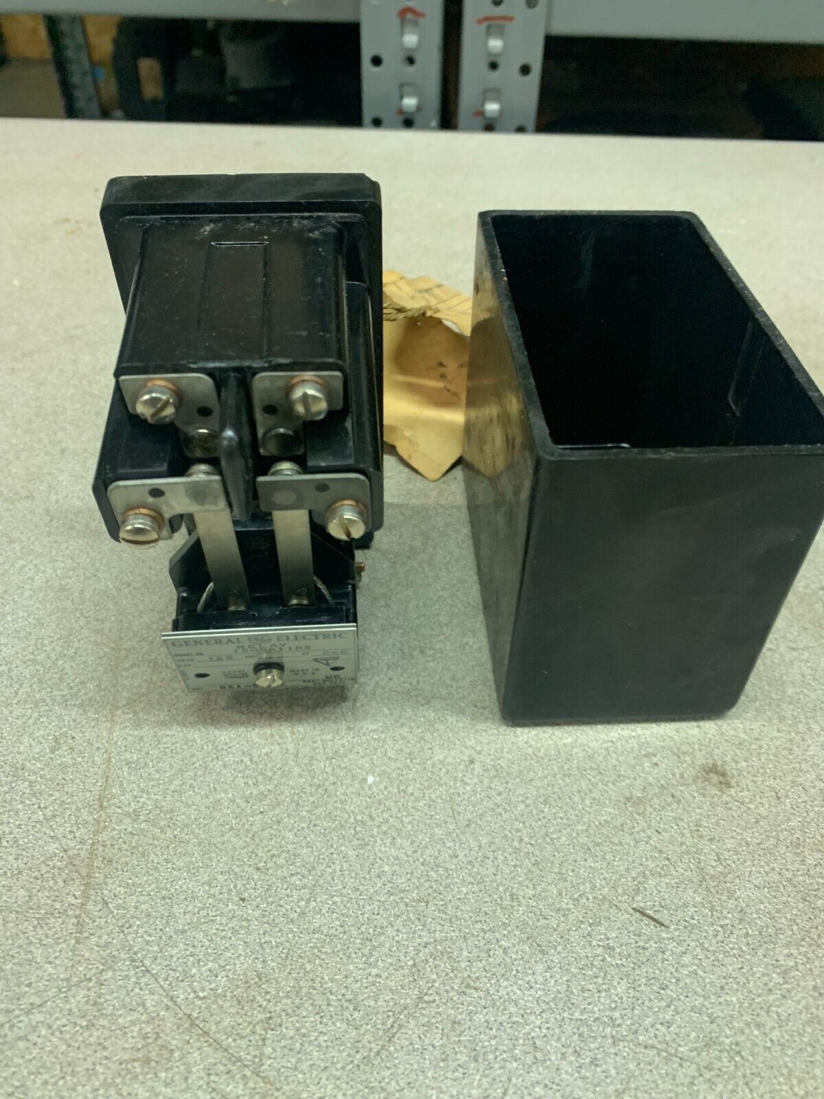 NEW NO BOX GENERAL ELECTRIC 125VDC. RELAY 12HGA11B2