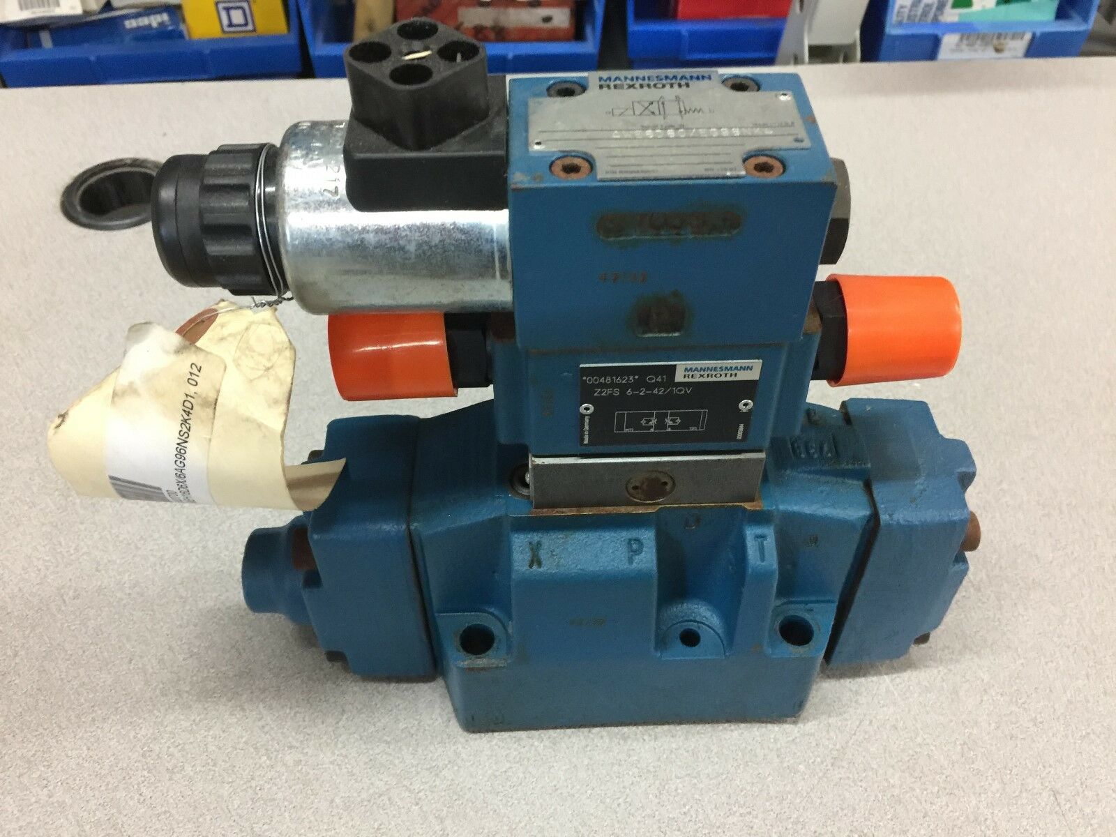 NEW NO BOX REXROTH HYD SOL VALVE 4WE6D60/EG96NK4 / Z2FS6-2-42/1QV / 4WEH16D63/6E