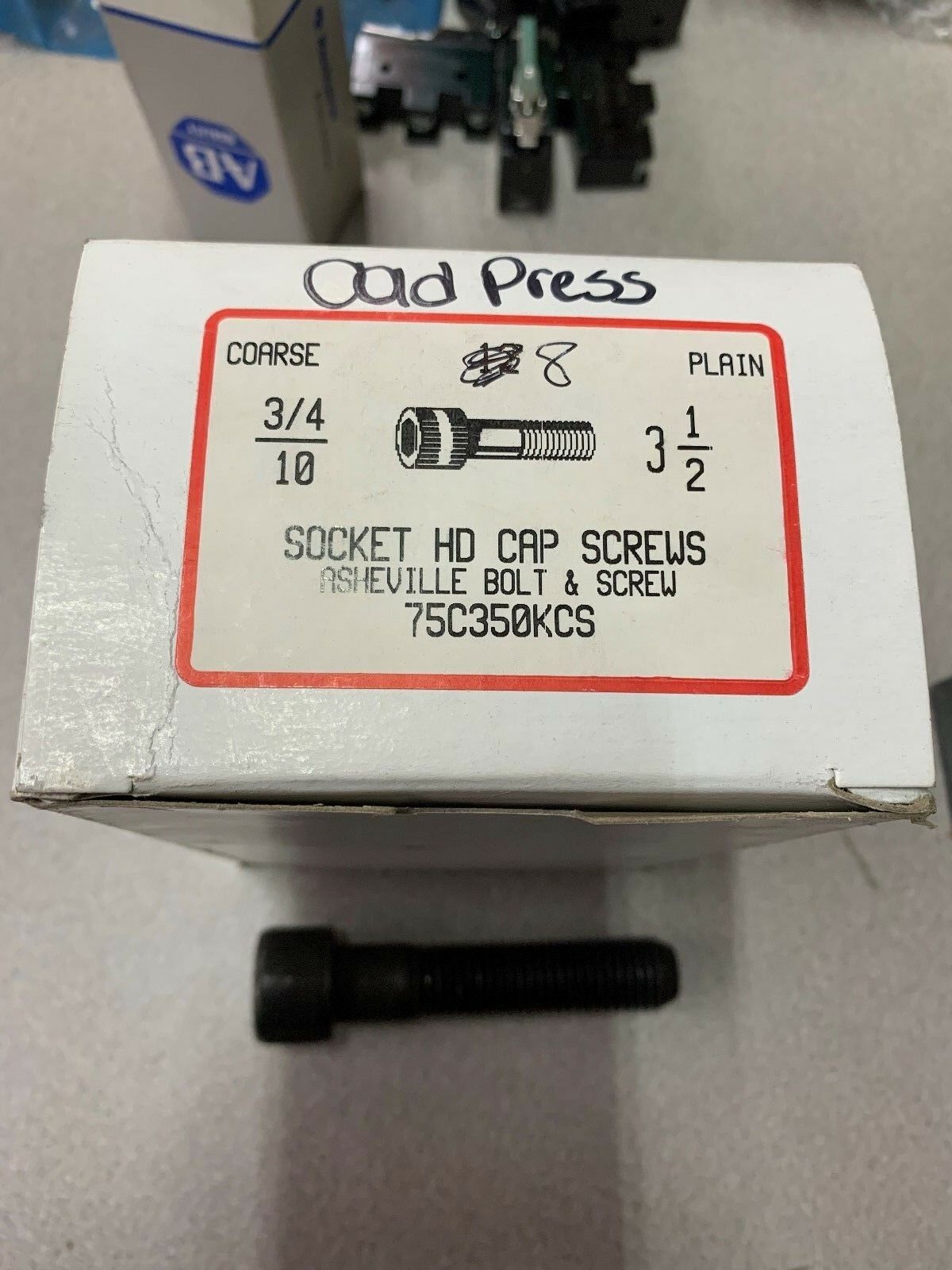NEW IN BOX LOT OF 8 COARSE CAP SCREWS 75C350KCS