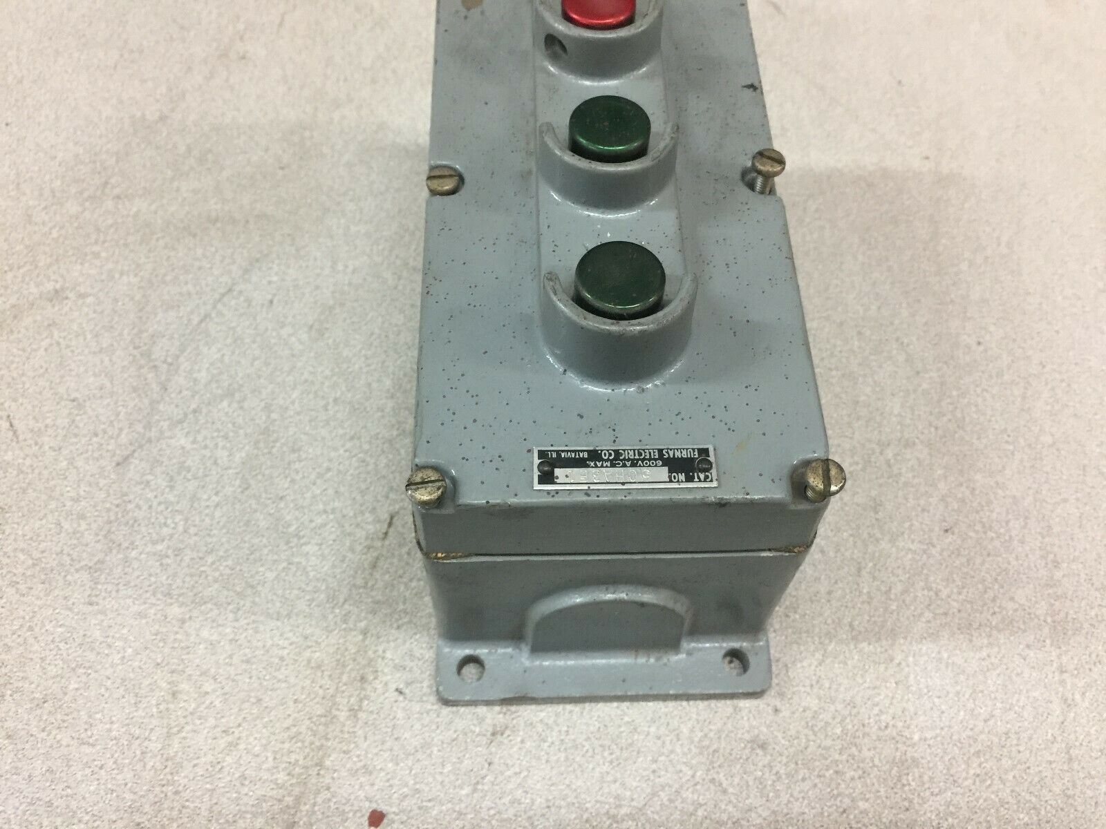 NEW NO BOX FURNAS 600VAC EXPLOSION PROOF 3 PUSHBUTTON STATION 50HA3E1