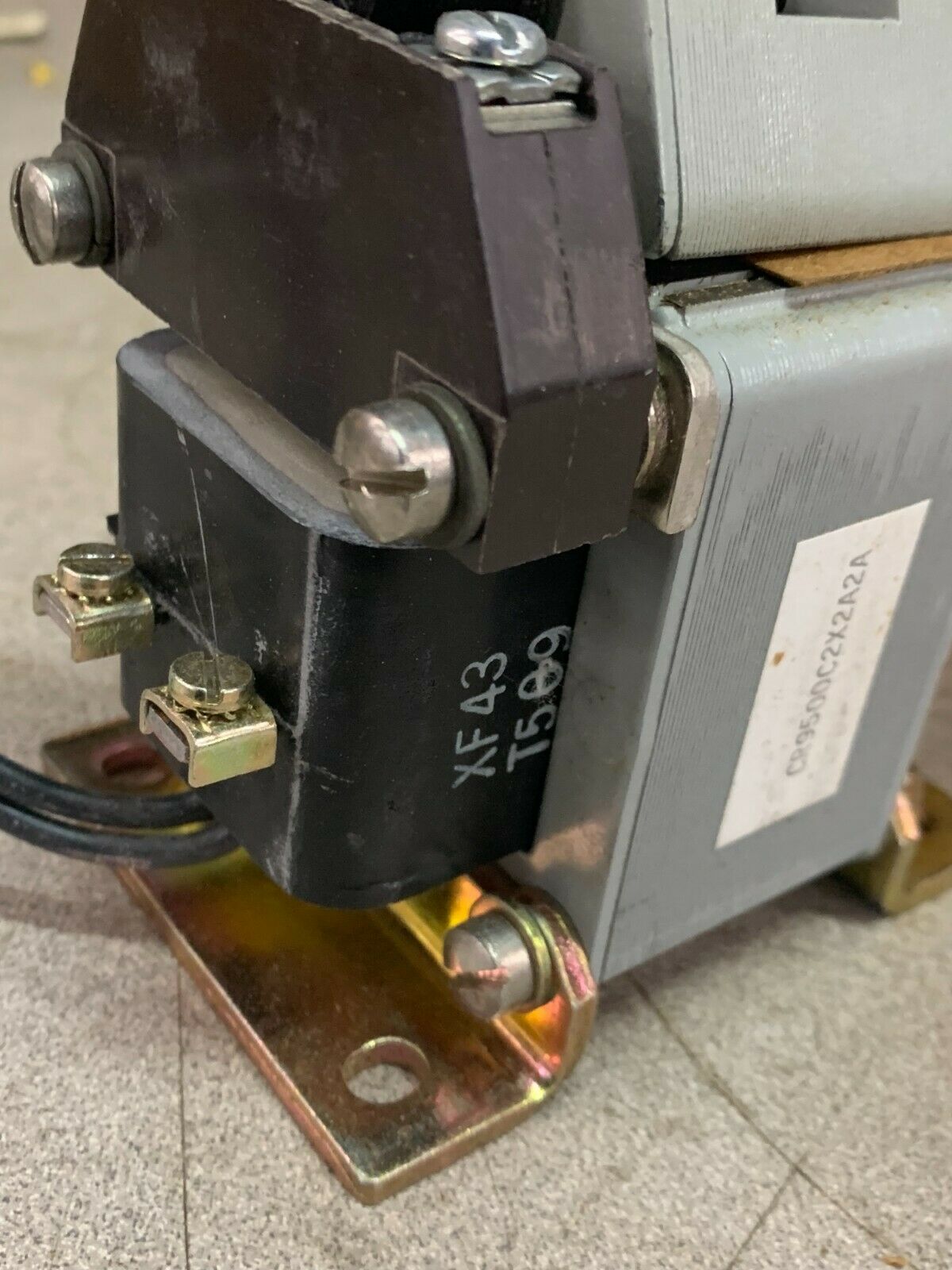 NEW IN BOX GENERAL ELECTRIC INDUSTRIAL SOLENOID CR9500C202A2A