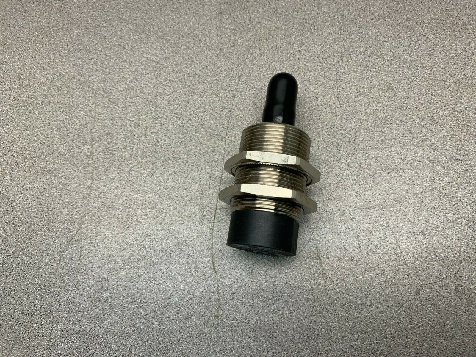 NEW NO BOX SCHNEIDER SWITCH XS230BLPAM12