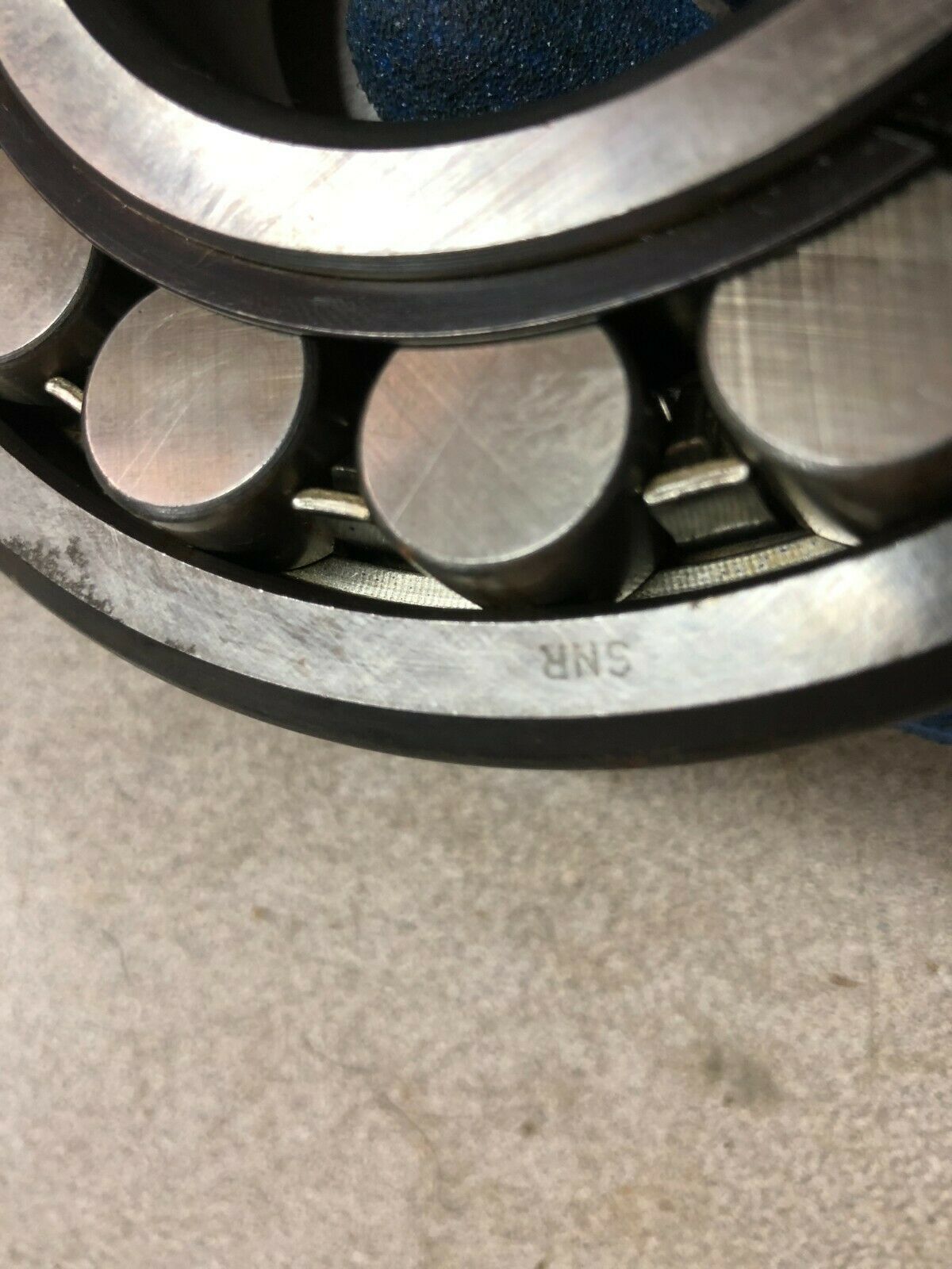 NEW NO BOX SNR ROLLER BEARING 21313 F32