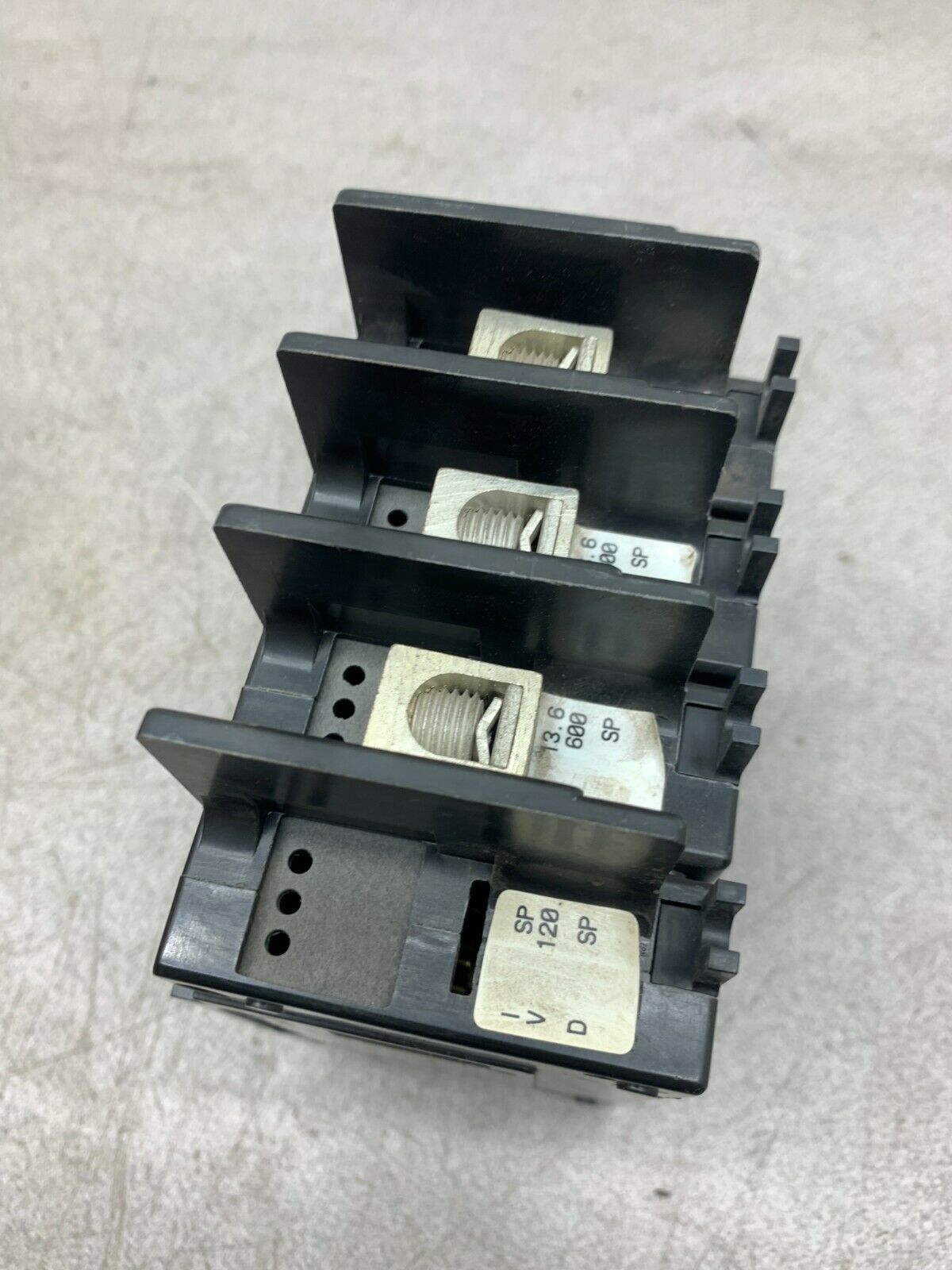 NEW NO BOX SENSATA AIPAX 3 POLE 27541-493 CIRCUIT BREAKER 219-4-8295-4