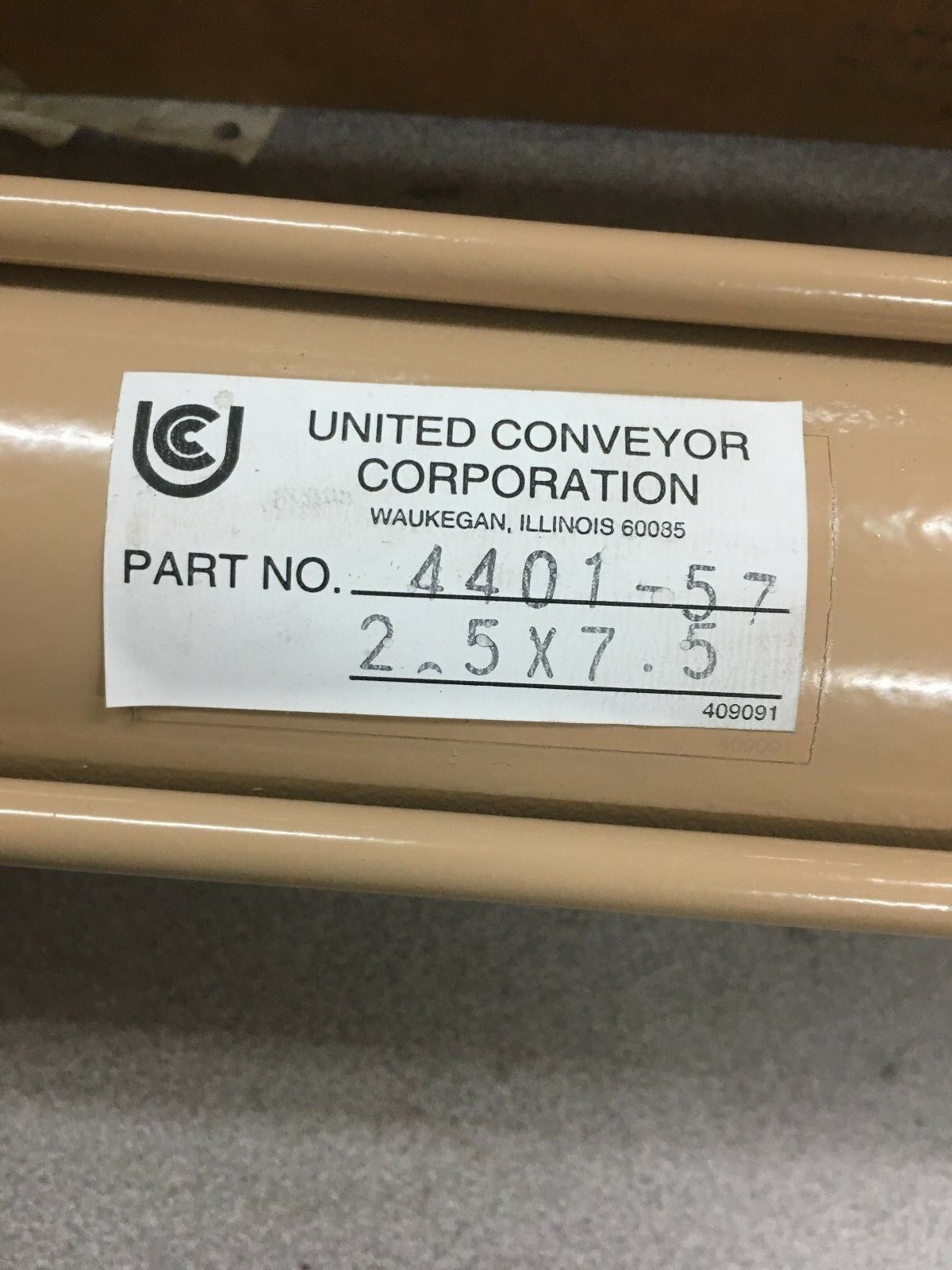 NEW IN BOX UNITED CONVEYOR 2-1/2" X 7-1/2" PNEUMATIC CYLINDER 4401-57