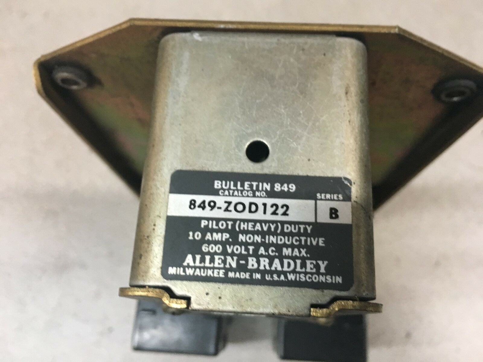 NEW NO BOX ALLEN-BRADLEY PNEUMATIC TIMING RELAY 849-ZOD122 SERIES B