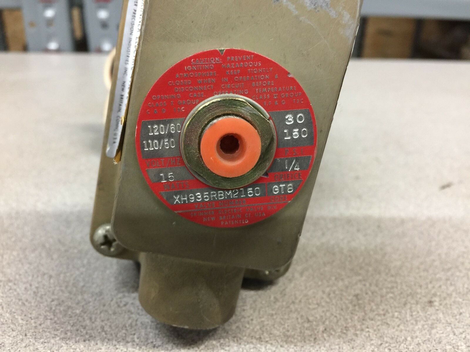 NEW NO BOX SKINNER 1/4"NPT 30-150PSI 120VAC SOLENOID VALVE XH935RBM2150 GT8